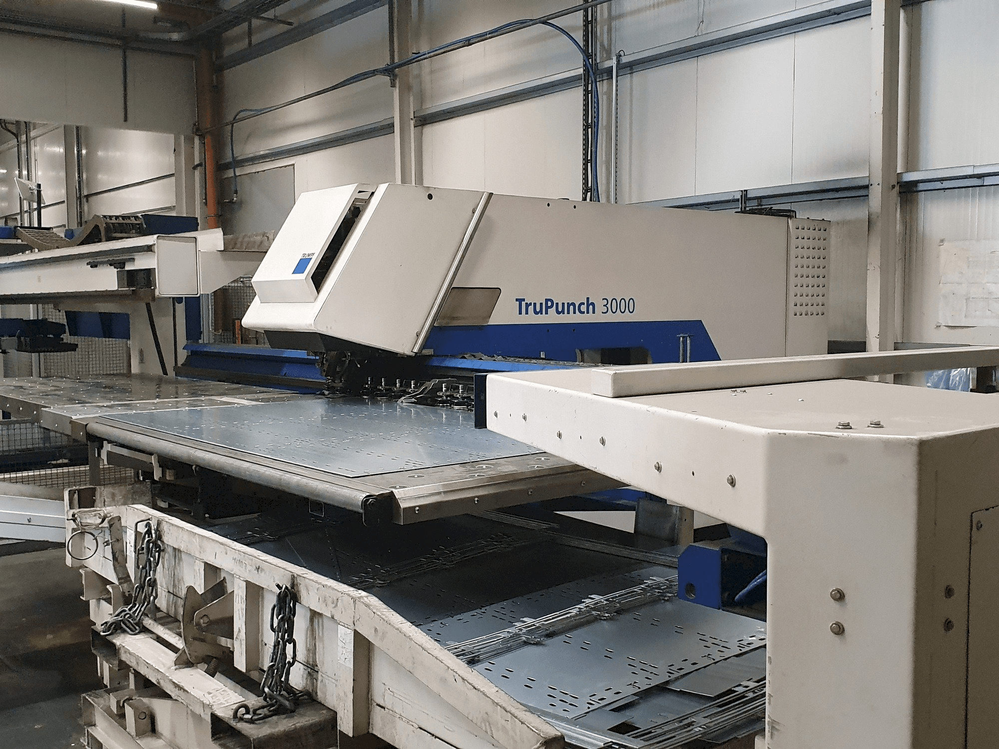 Vista Frontal da Trumpf TruPunch 3000 Sheet Master máquina