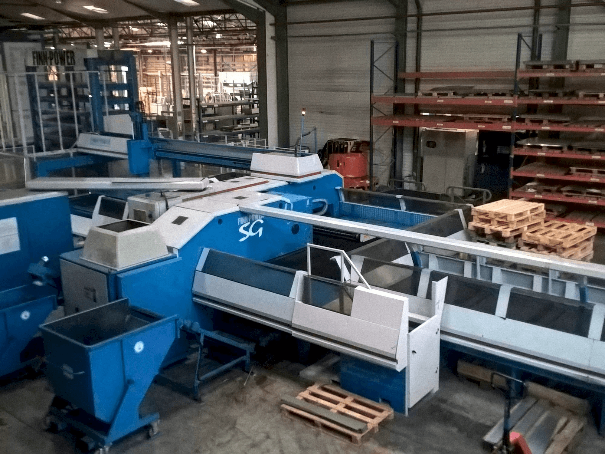 Vista Frontal da Finn-Power SG6 máquina