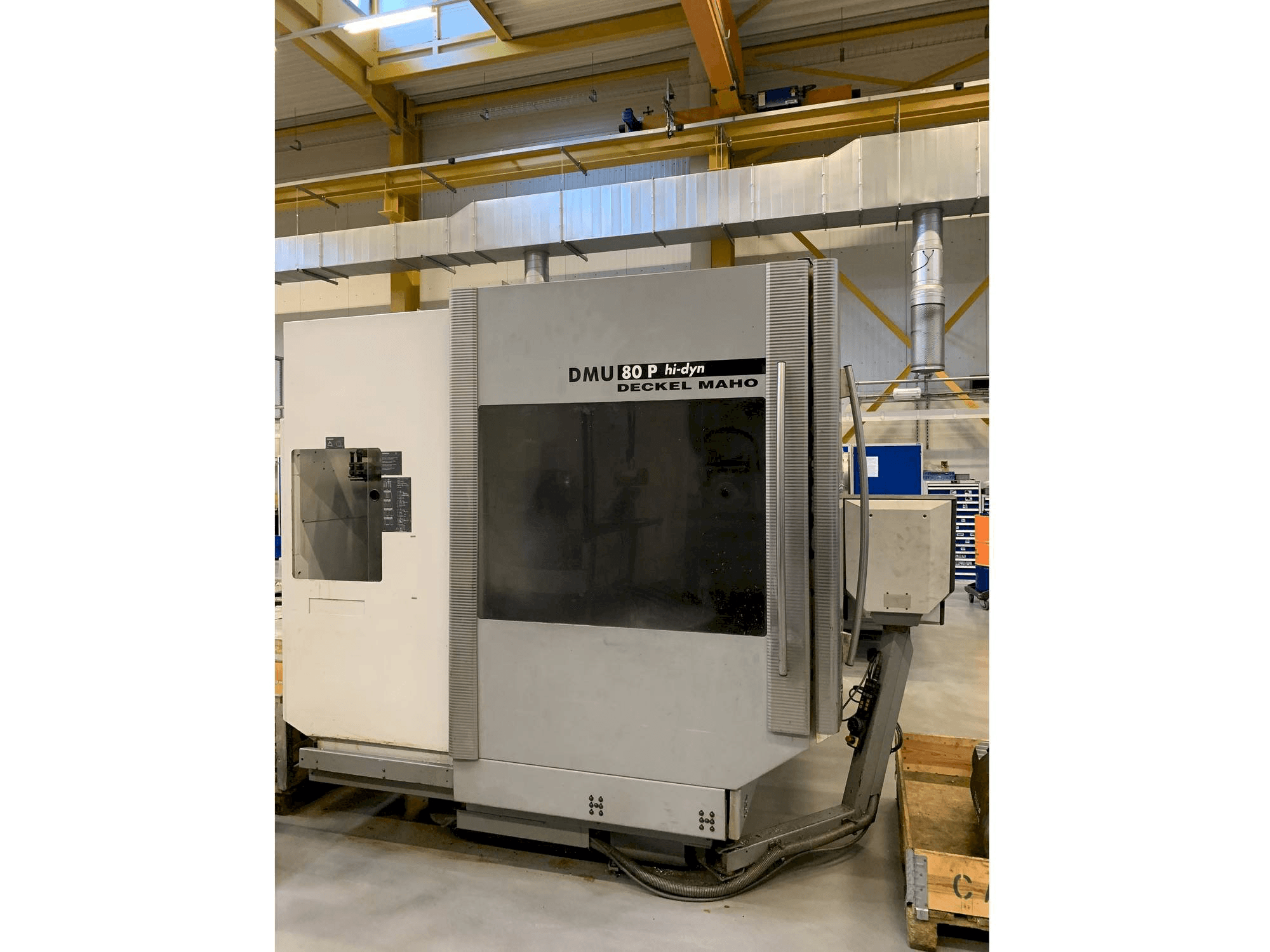 Vista Frontal da DECKEL MAHO DMU 80 P hi-dyn máquina