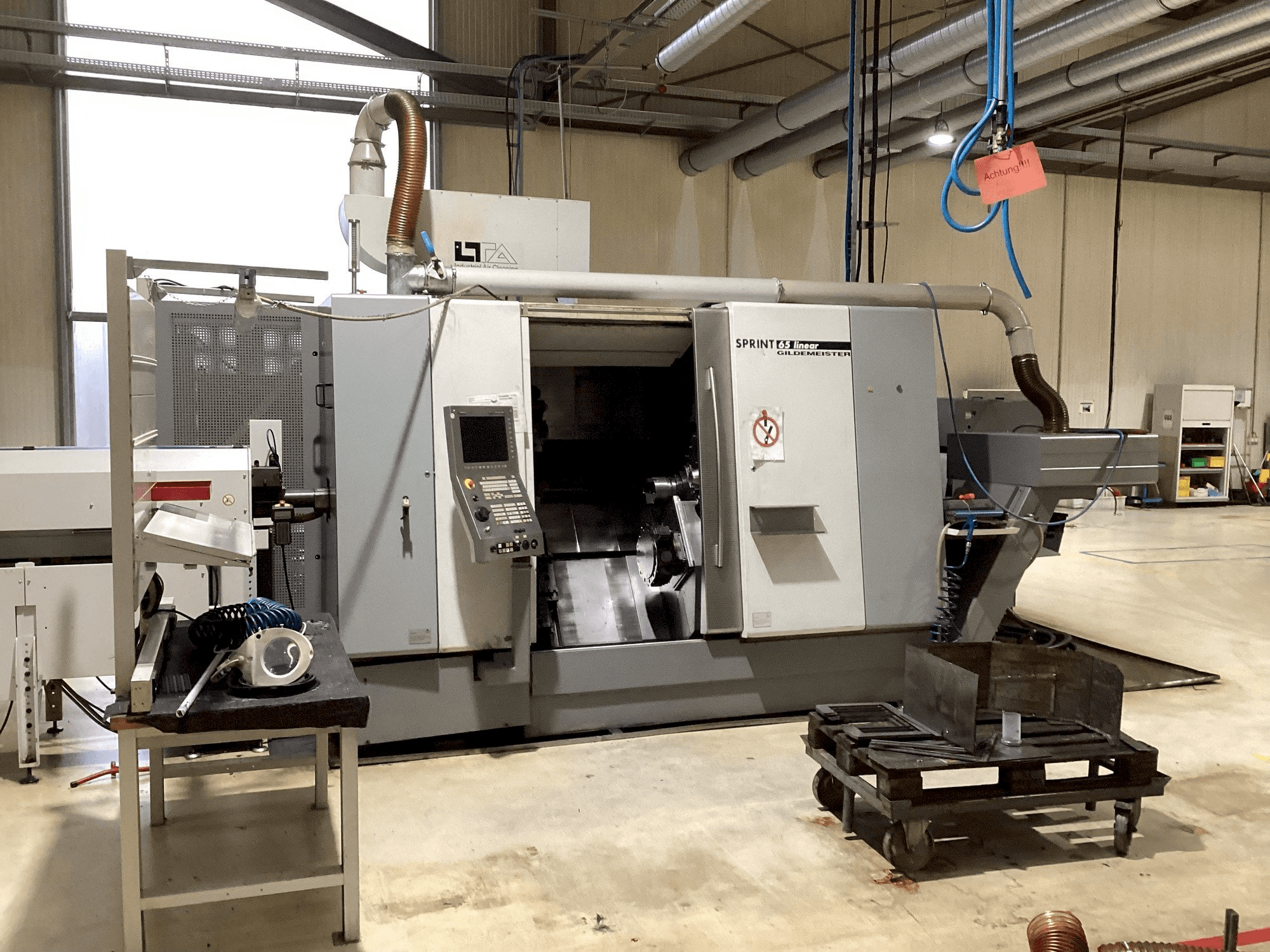 Vista Frontal da DMG GILDEMEISTER Sprint 65 Linear máquina