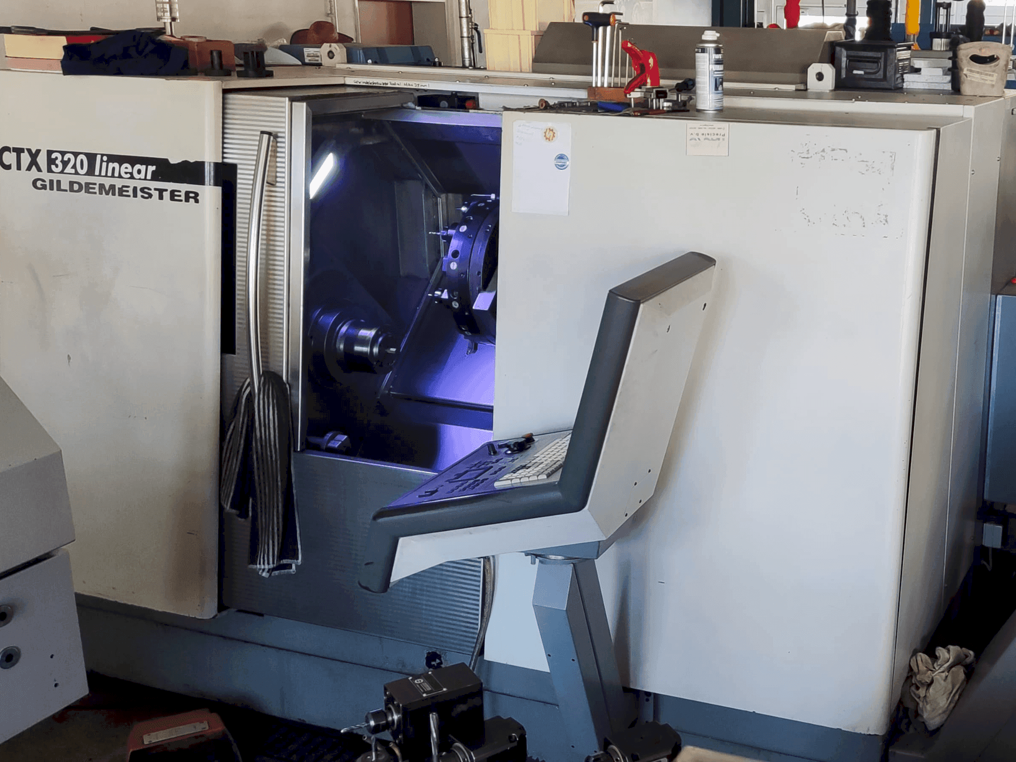 Vista Frontal da DMG GILDEMEISTER CTX 320 linear V3 máquina