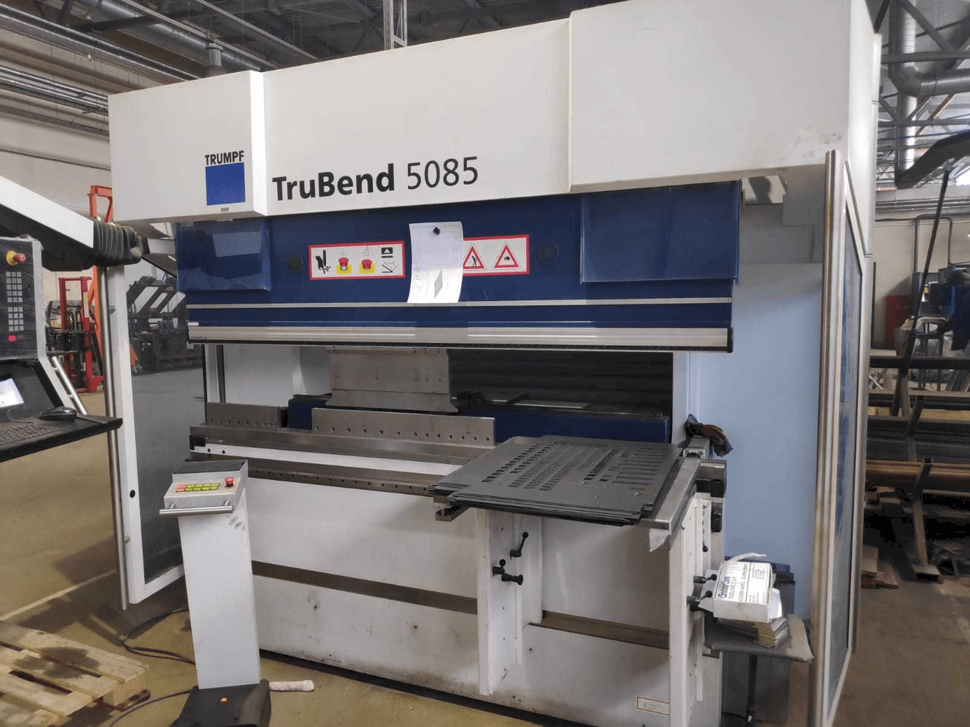 Vista Frontal da Trumpf TruBend 5085 máquina