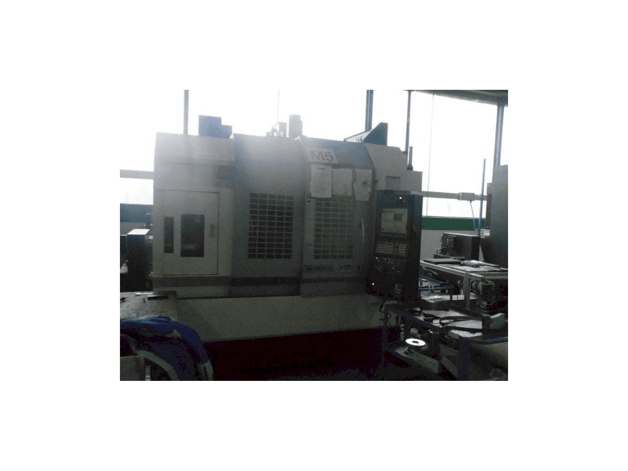 Vista Frontal da Okuma GENOS M560R-V máquina