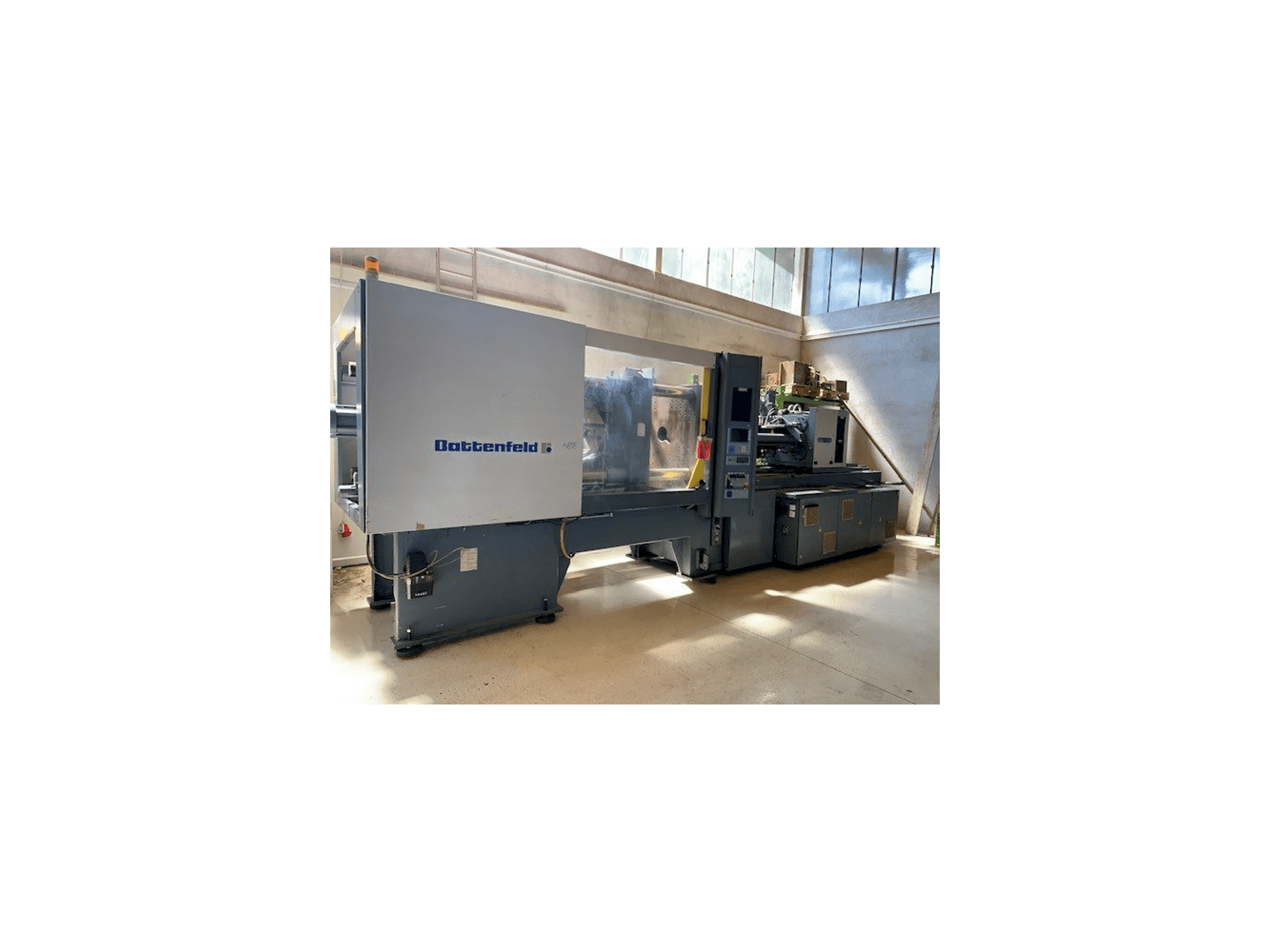 Vista Lateral Esquerda da Battenfeld BA 3500/1900 BK máquina