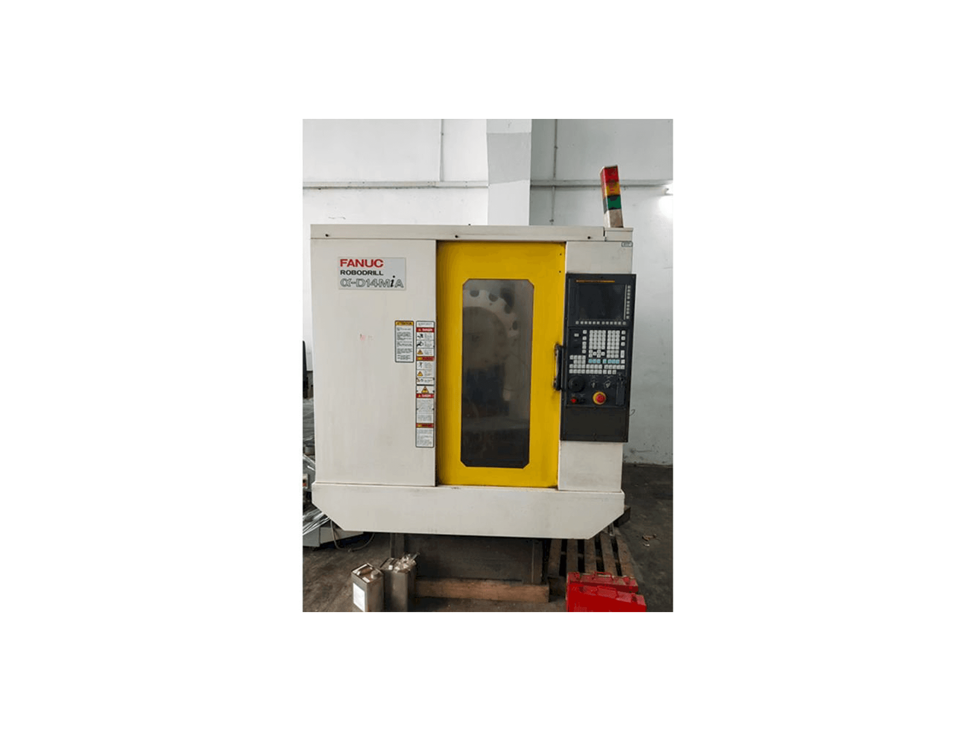 Vista Frontal da FANUC Alpha-D14MiA máquina