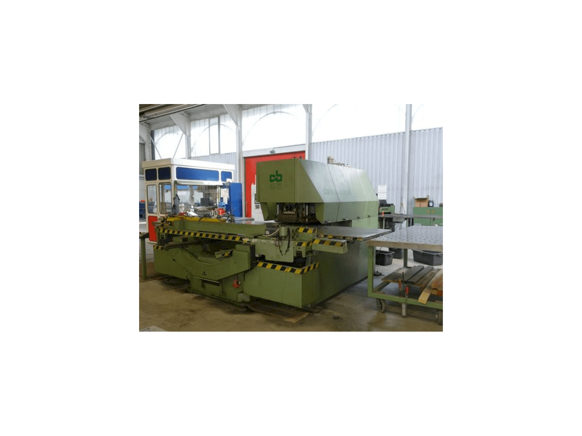 Vista Frontal da Behrens CB 25/1250 máquina