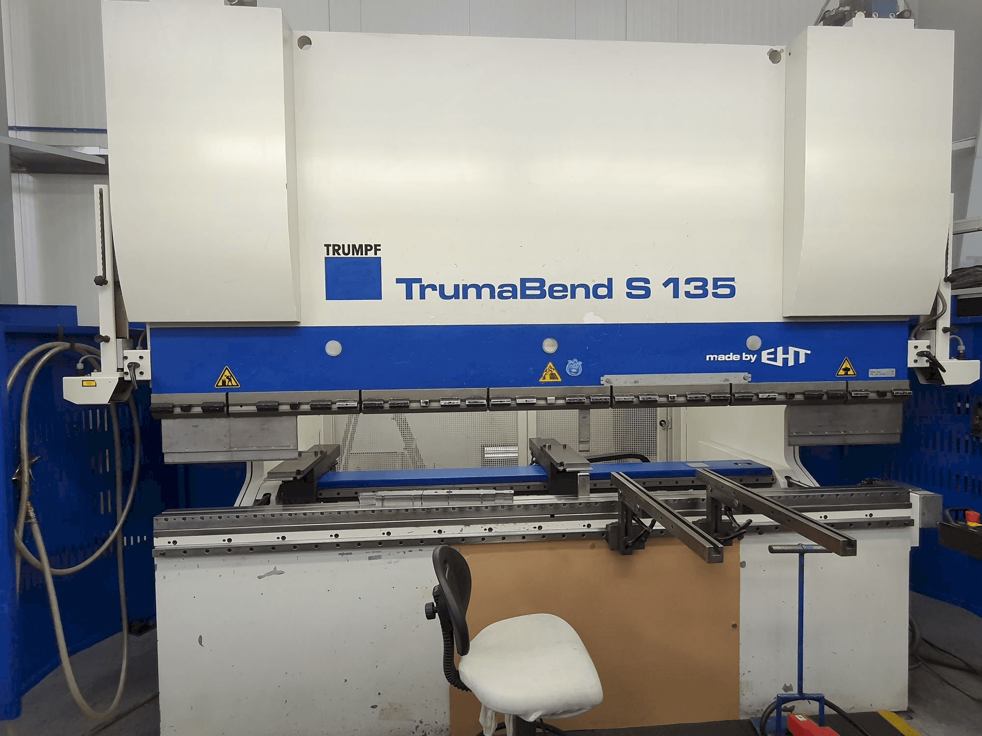 Vista Frontal da Trumpf TrumaBend S135 máquina