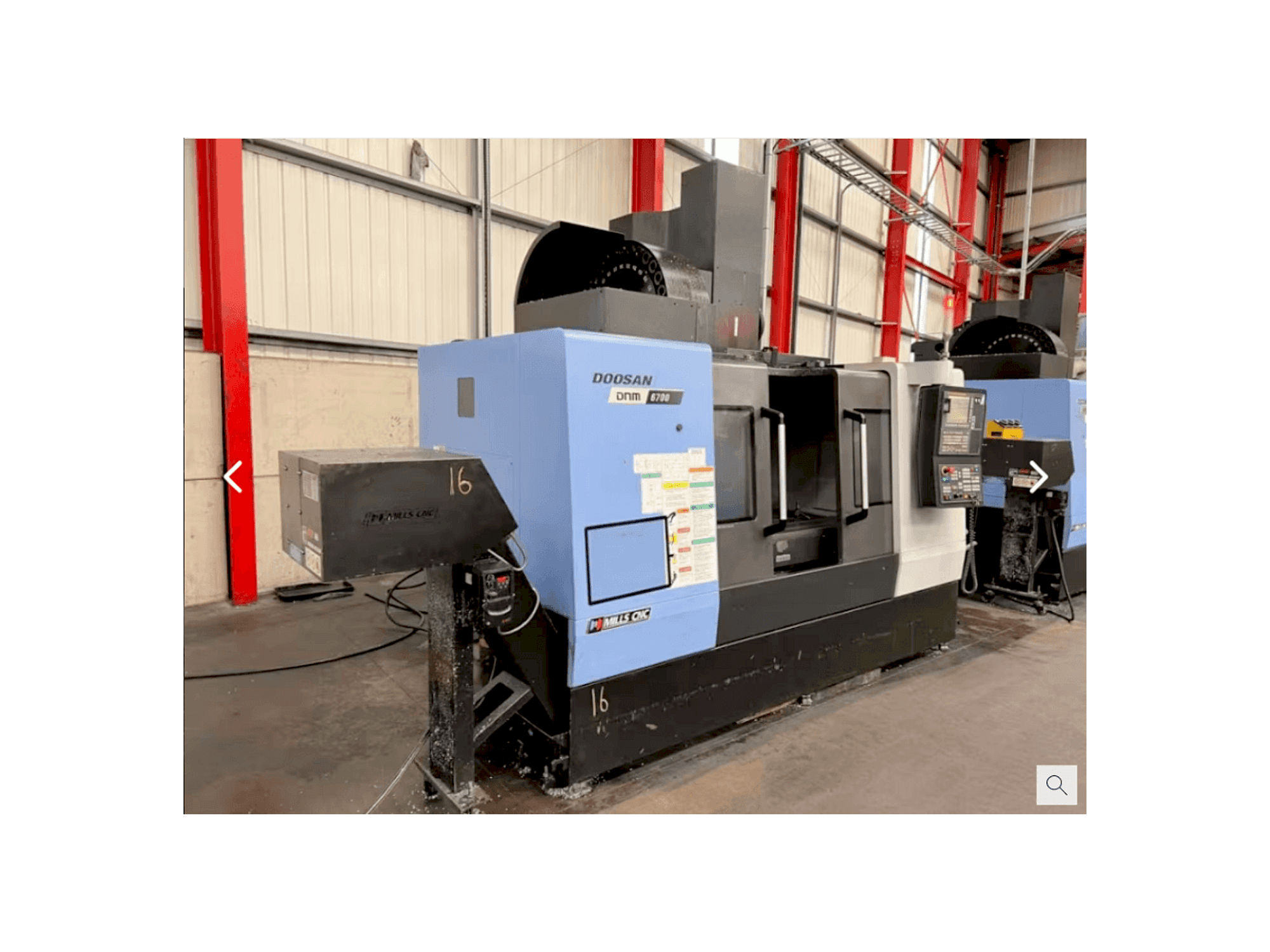 Vista Frontal da Doosan DNM 6700 máquina