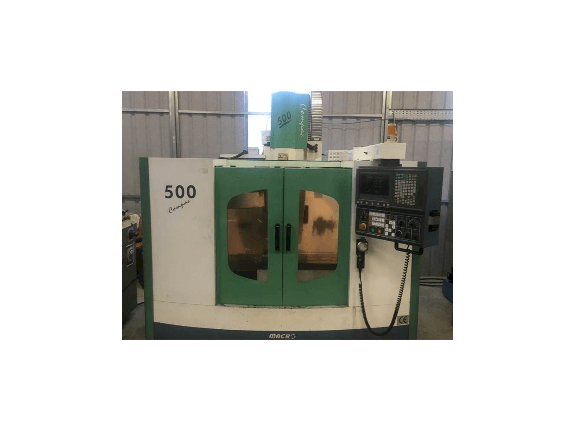 Vista Frontal da Macro Micro Tech Compac 500 máquina