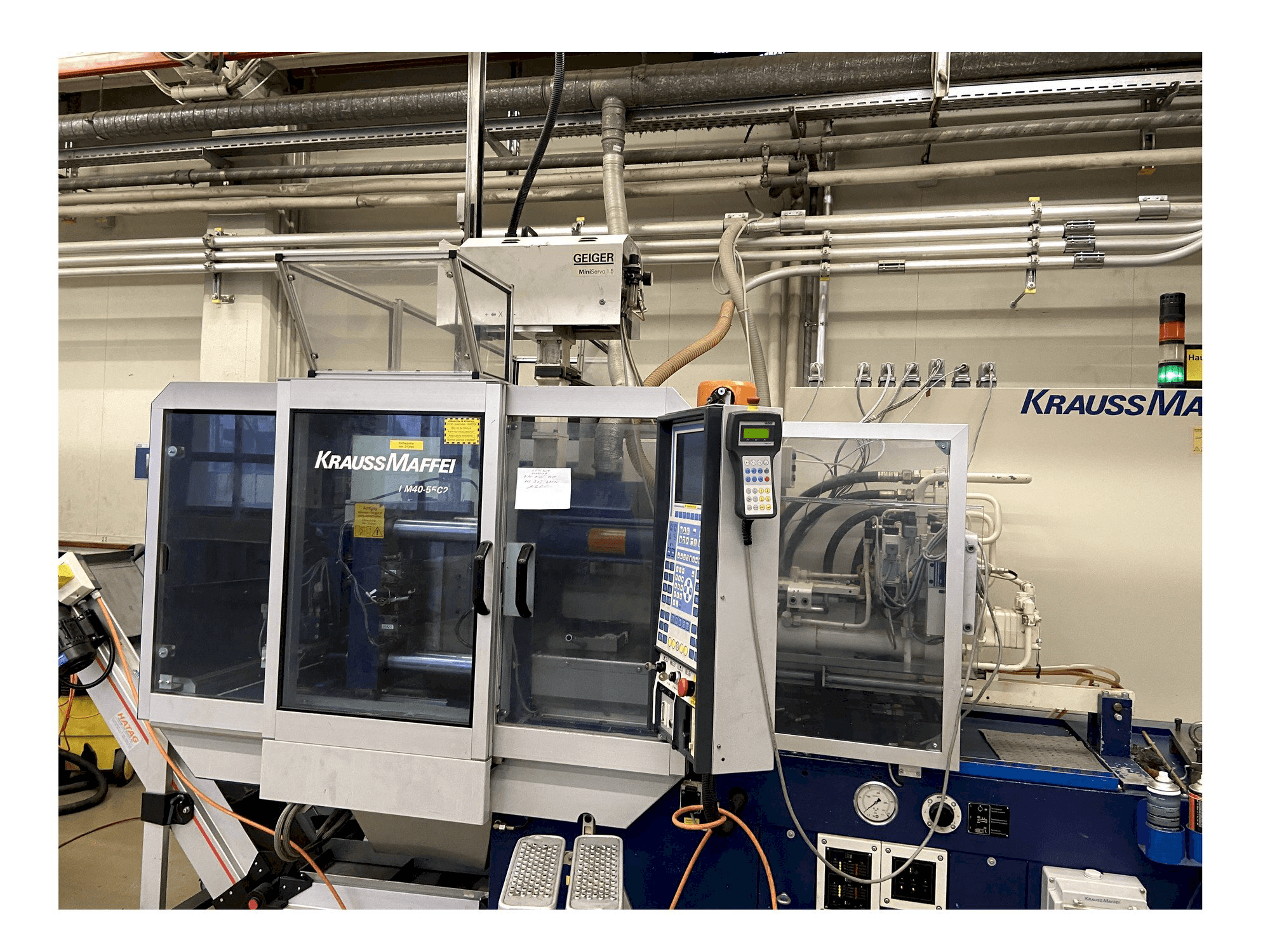 Vista Frontal da Krauss Maffei 40-55 C2 máquina