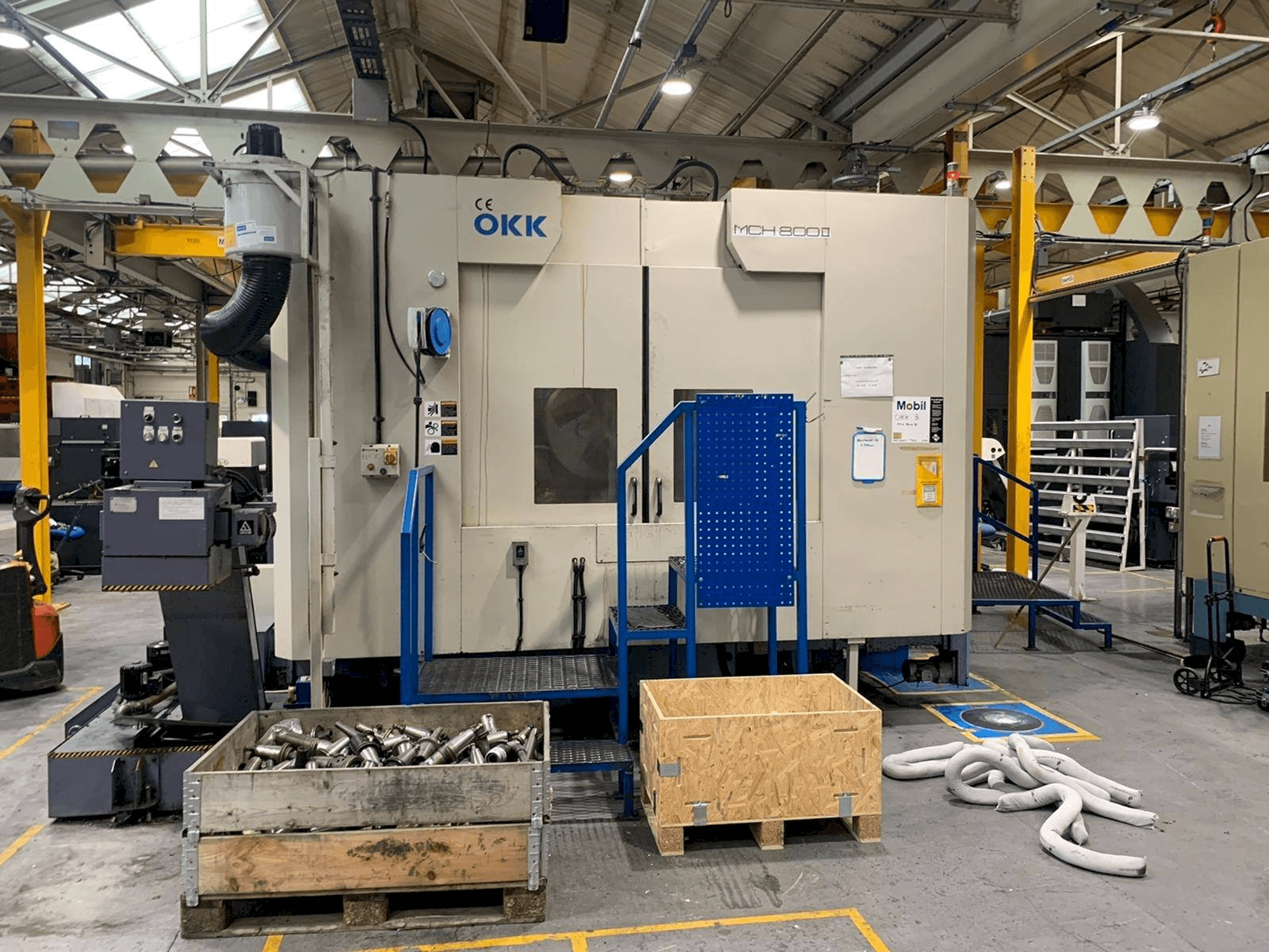 Vista Frontal da OKK MCH 800II máquina