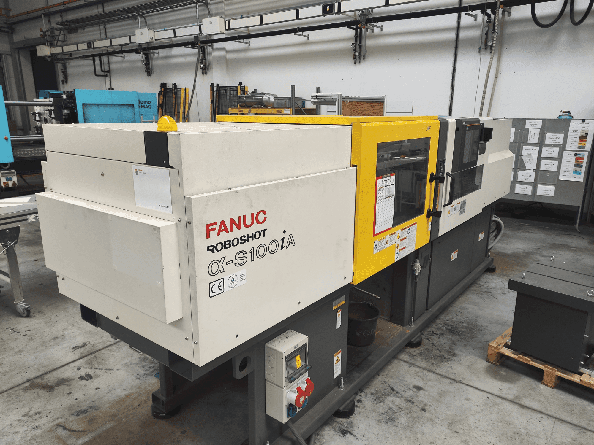 Vista Frontal da FANUC α-S100A máquina