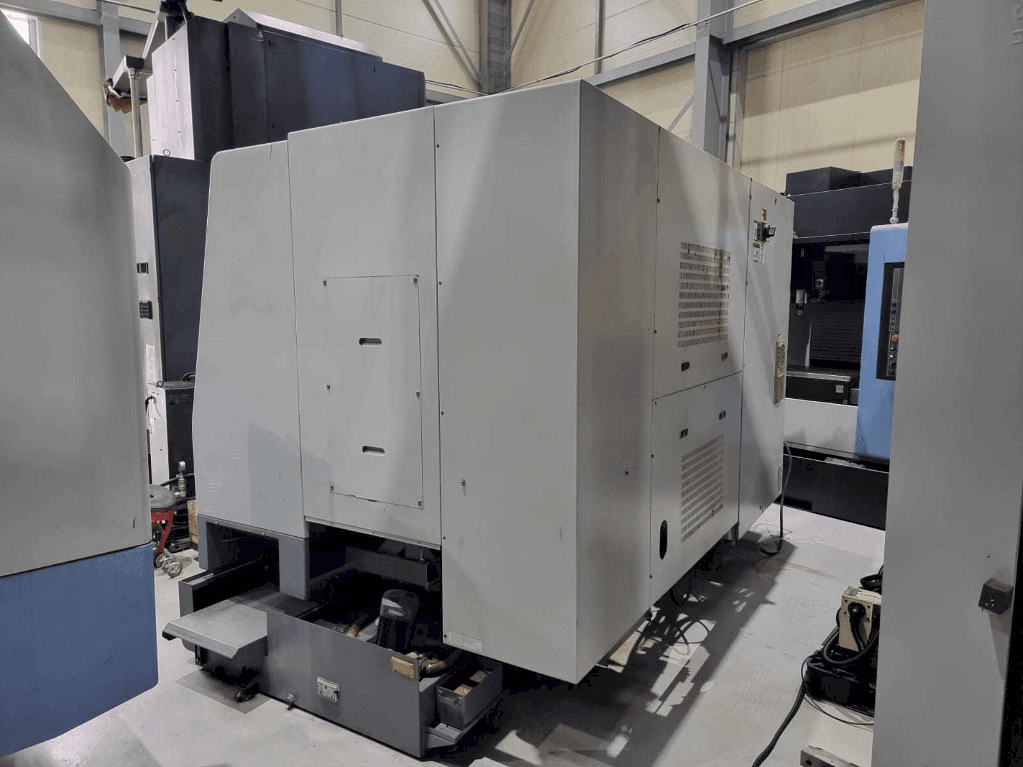 Vista Frontal da Hyundai Kia SKT250Y máquina