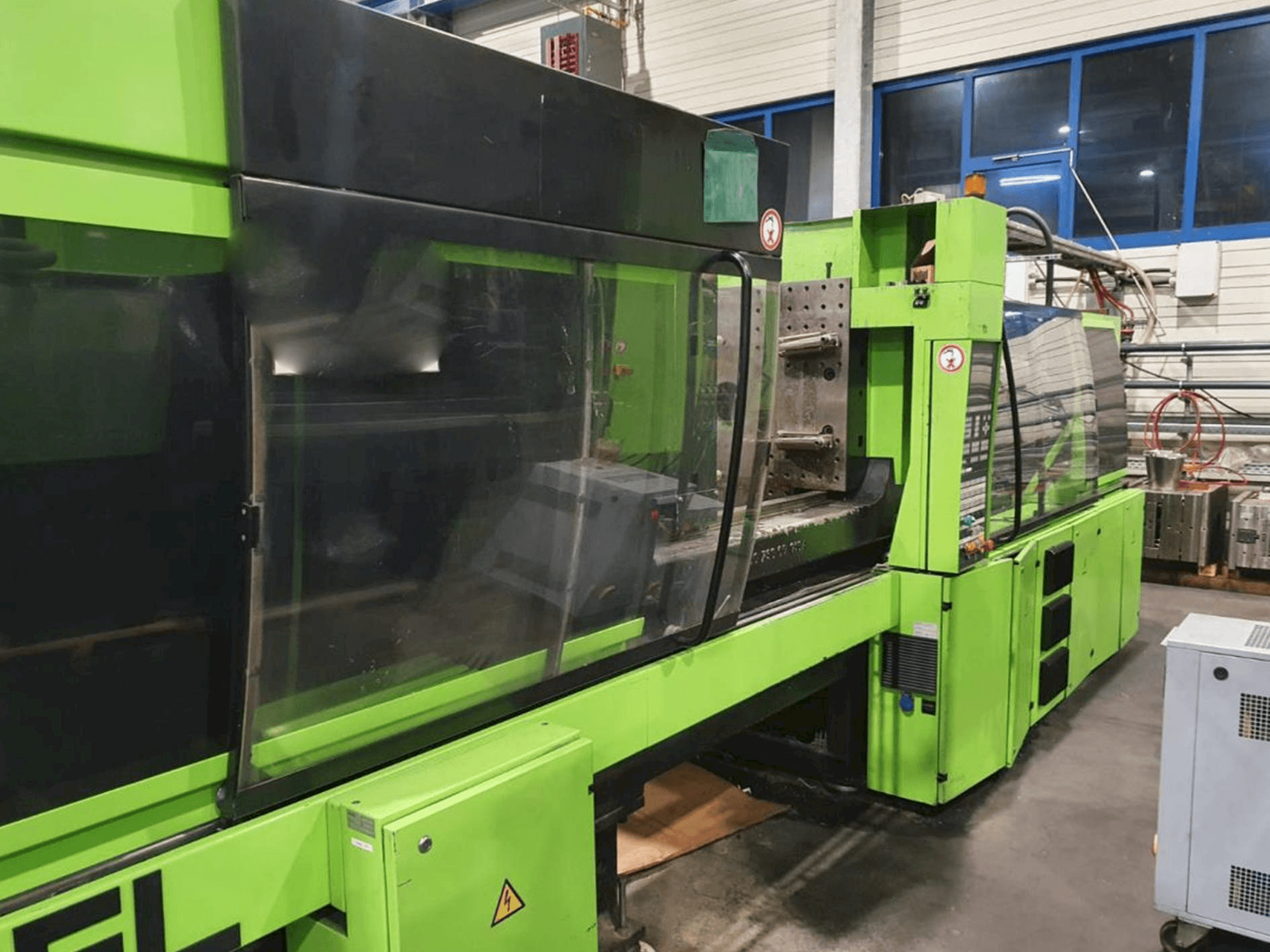 Vista Frontal da ENGEL Es 1350/250 Hl máquina