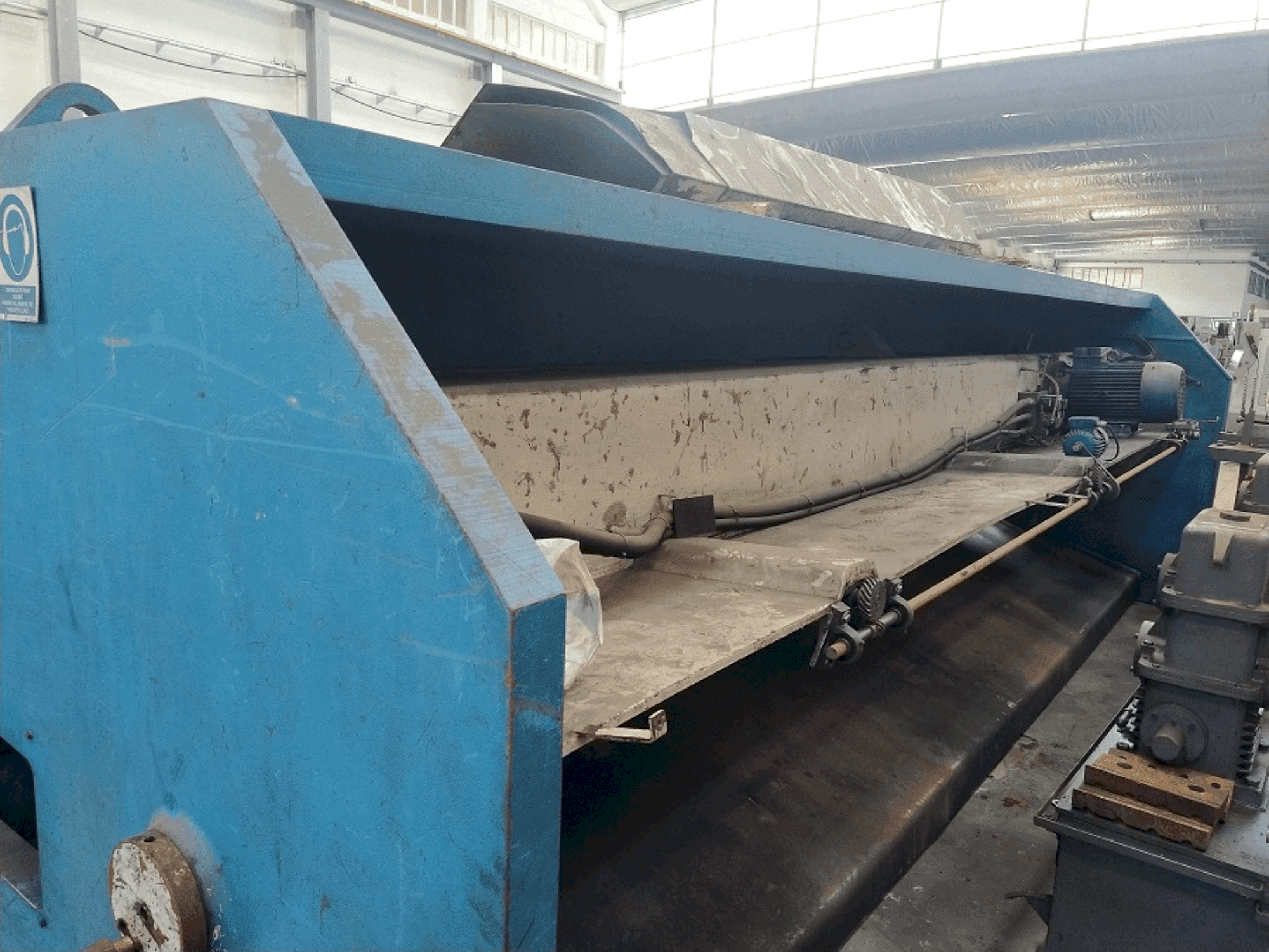 Vista Frontal da JORDI CH 6100 - 10 máquina