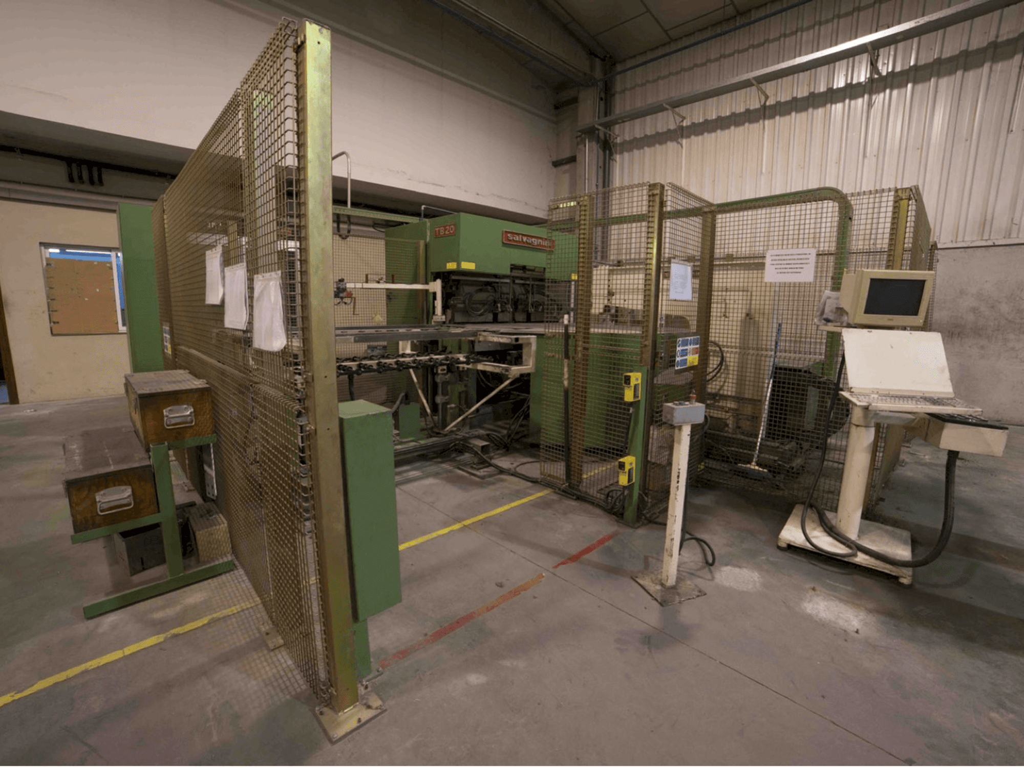 Vista Frontal da Salvagnini TB20 máquina