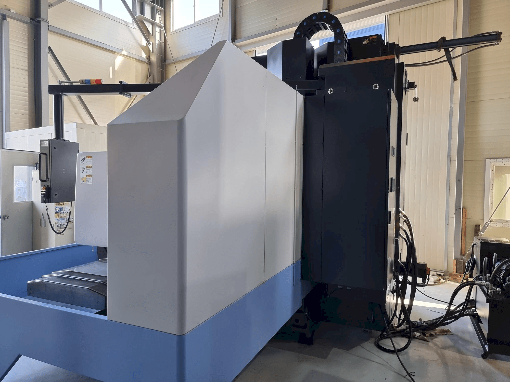 Vista Esquerda da Doosan VM 960L máquina