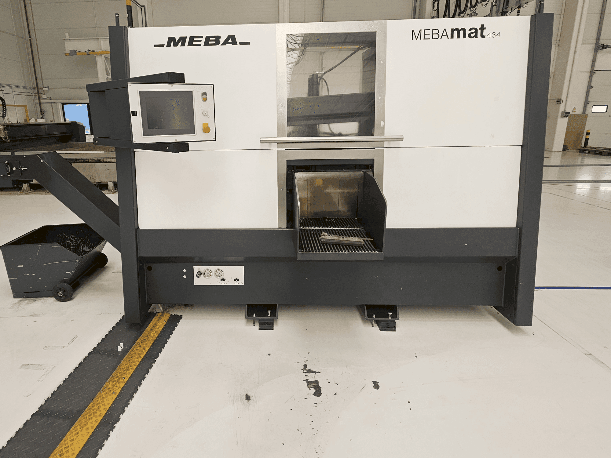 Vista Frontal da MEBA MEBAmat 434 máquina