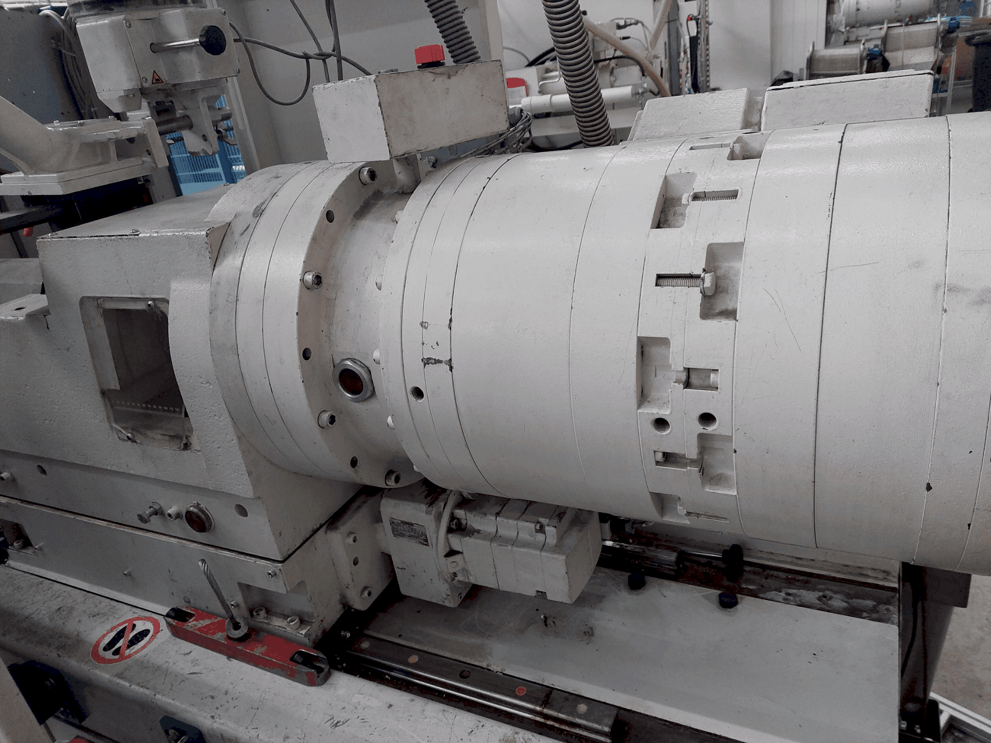 Vista Frontal da Krauss Maffei 80-180 EX máquina