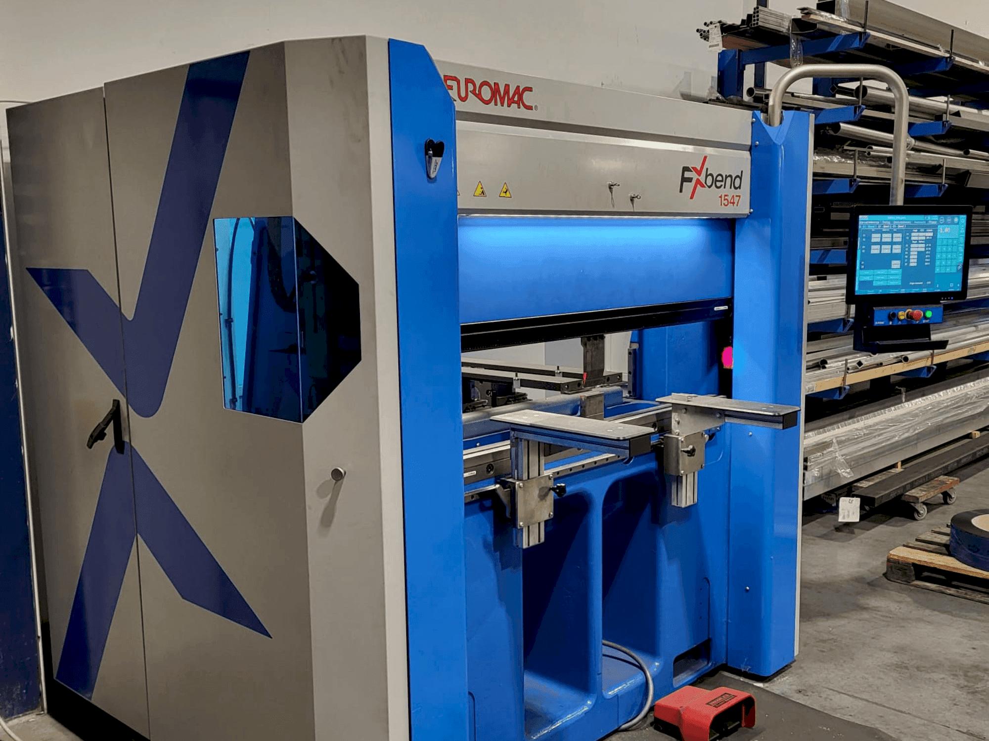 Vista Frontal da Euromac FXbend 1547 máquina