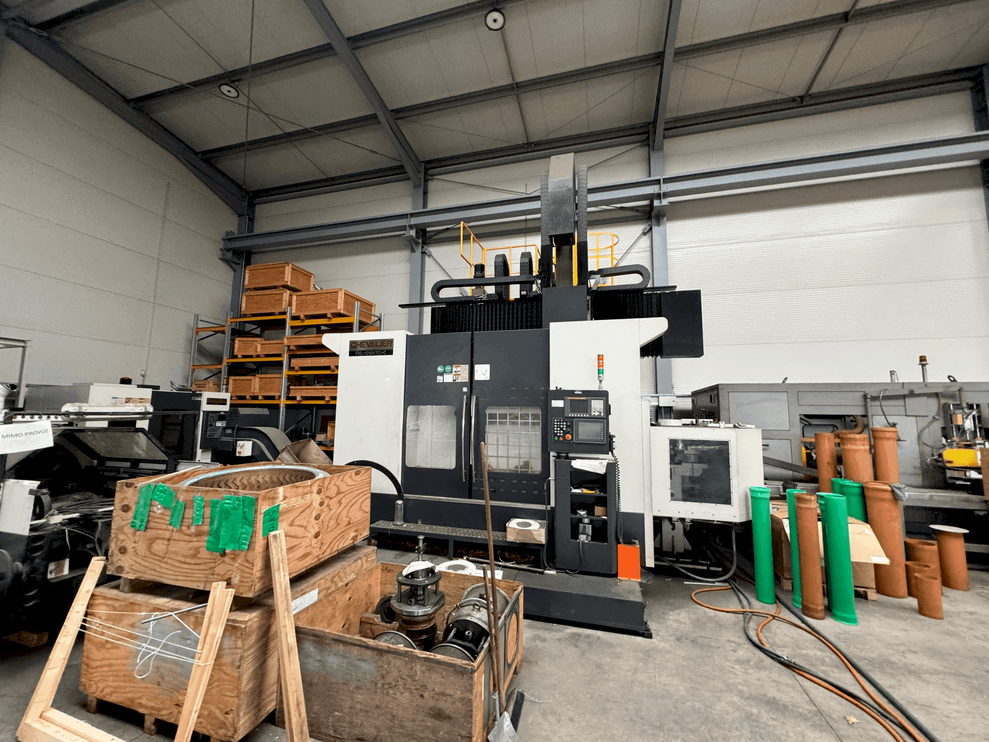 Vista Frontal da Chevalier FVL-1250VTC+C máquina