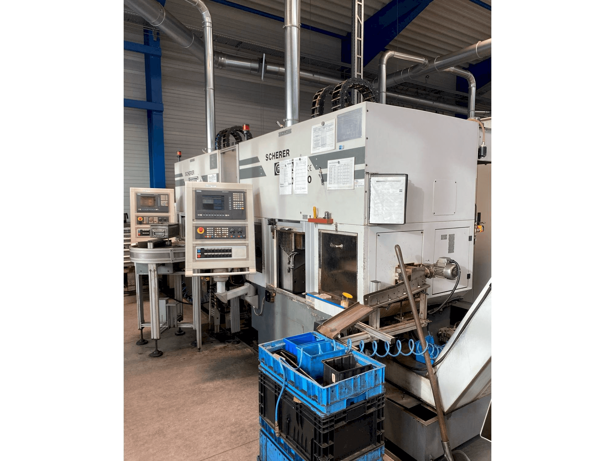 Vista Frontal da Scherer - Feinbau VDZ 100 máquina