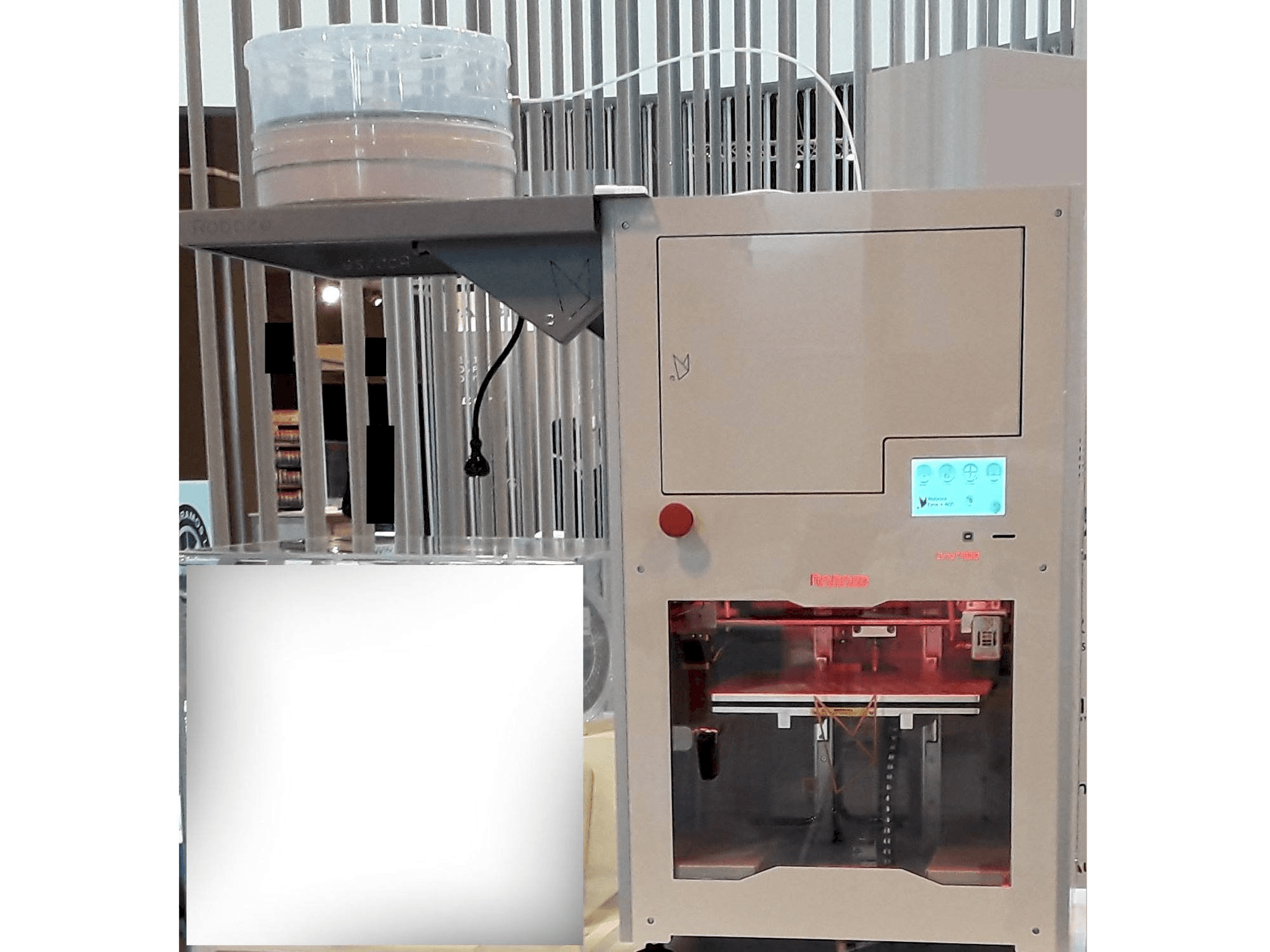 Vista Frontal da Roboze One Plus 400 máquina