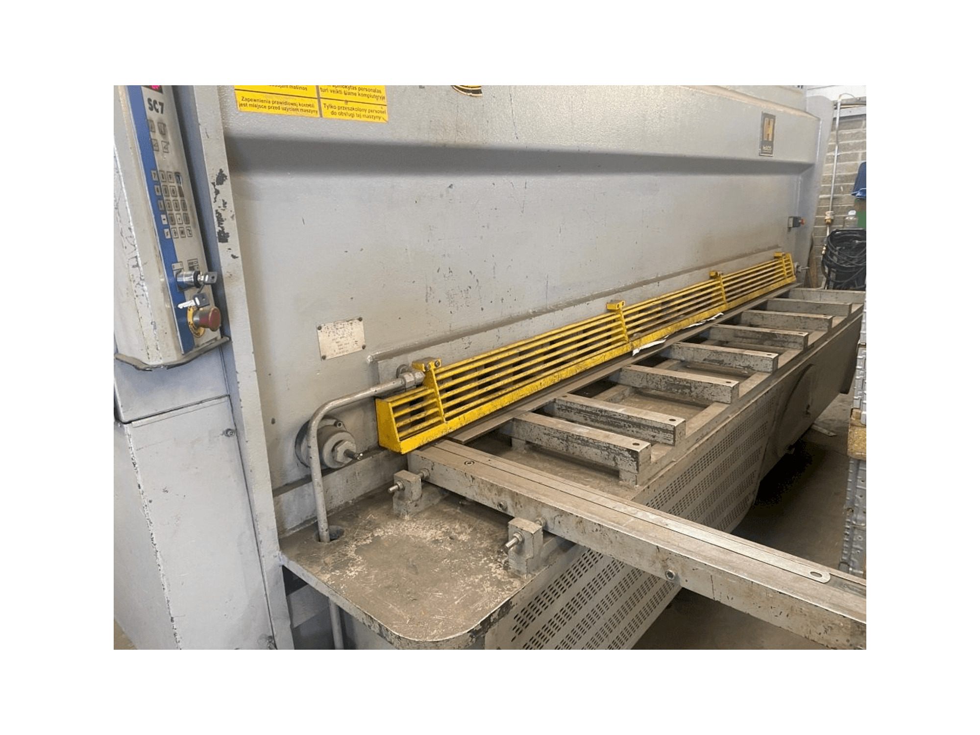 Vista Frontal da HACO HSLX 3013 máquina