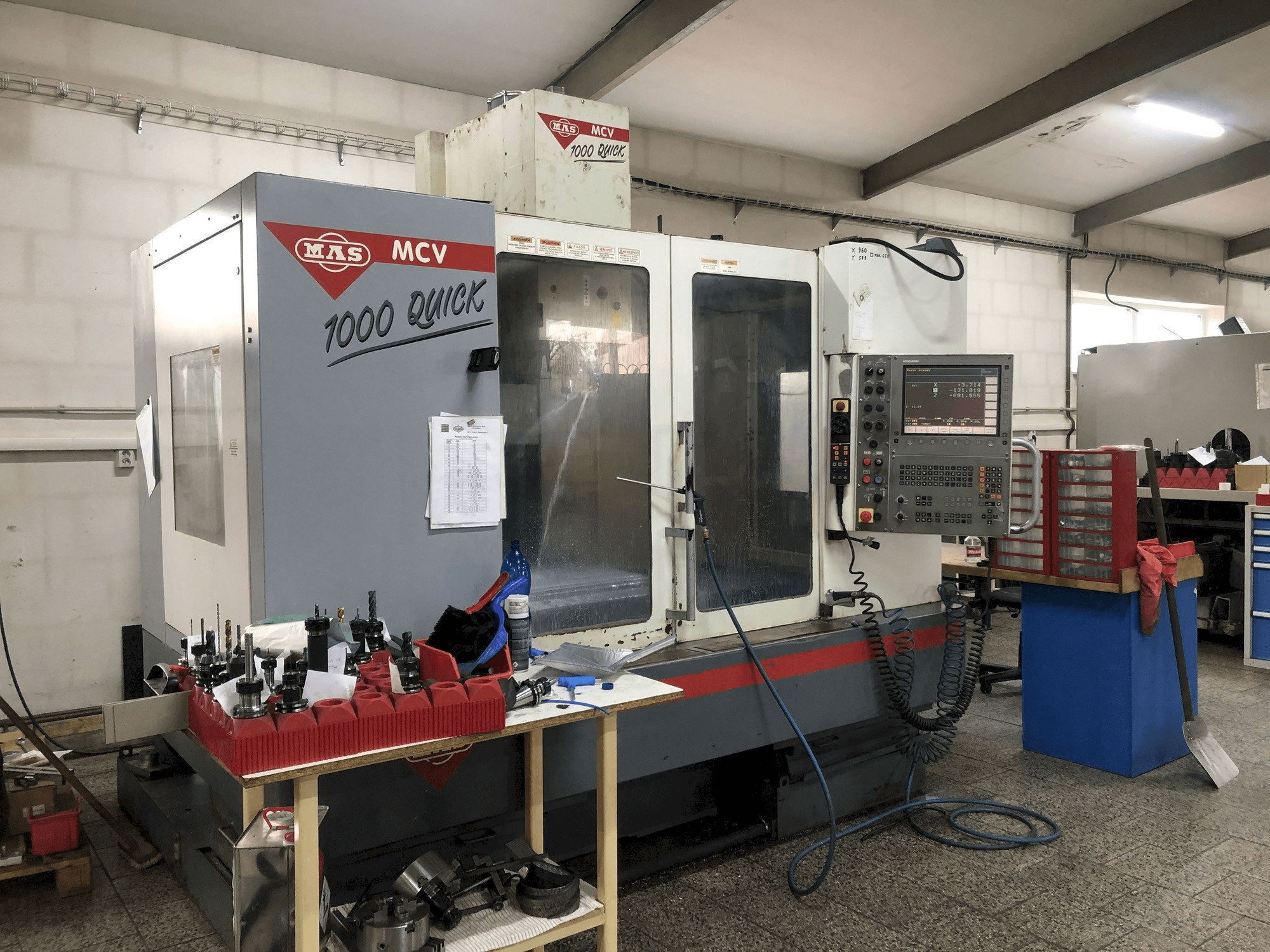 Vista Frontal da KOVOSVIT MAS MCV 1000 Quick máquina