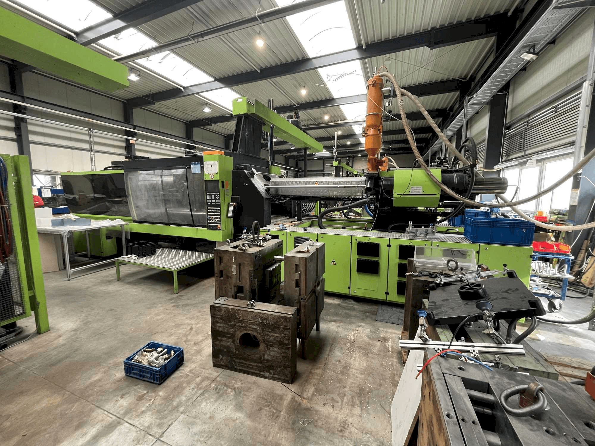 Vista Frontal da Engel ES 5550/600 HL-V máquina