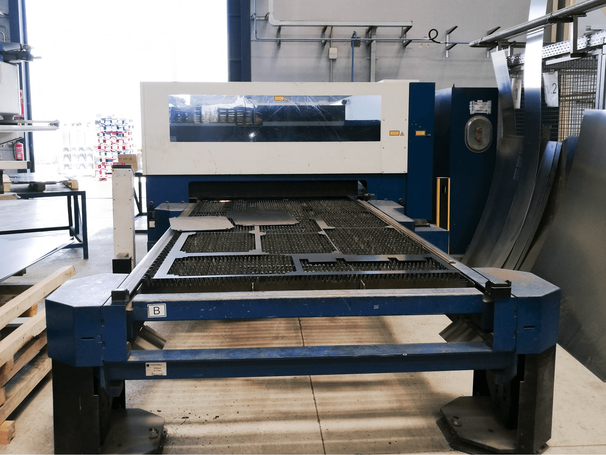 Vista Frontal da Trumpf TruLaser 3530 máquina