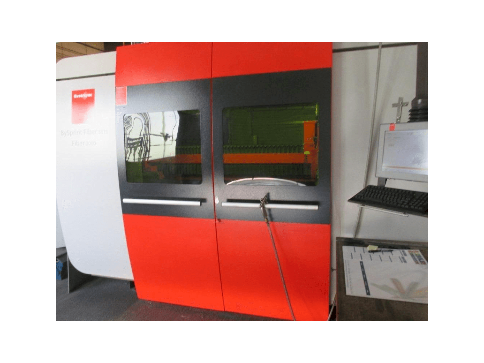 Vista Frontal da Bystronic BySprint Fiber 3015 máquina