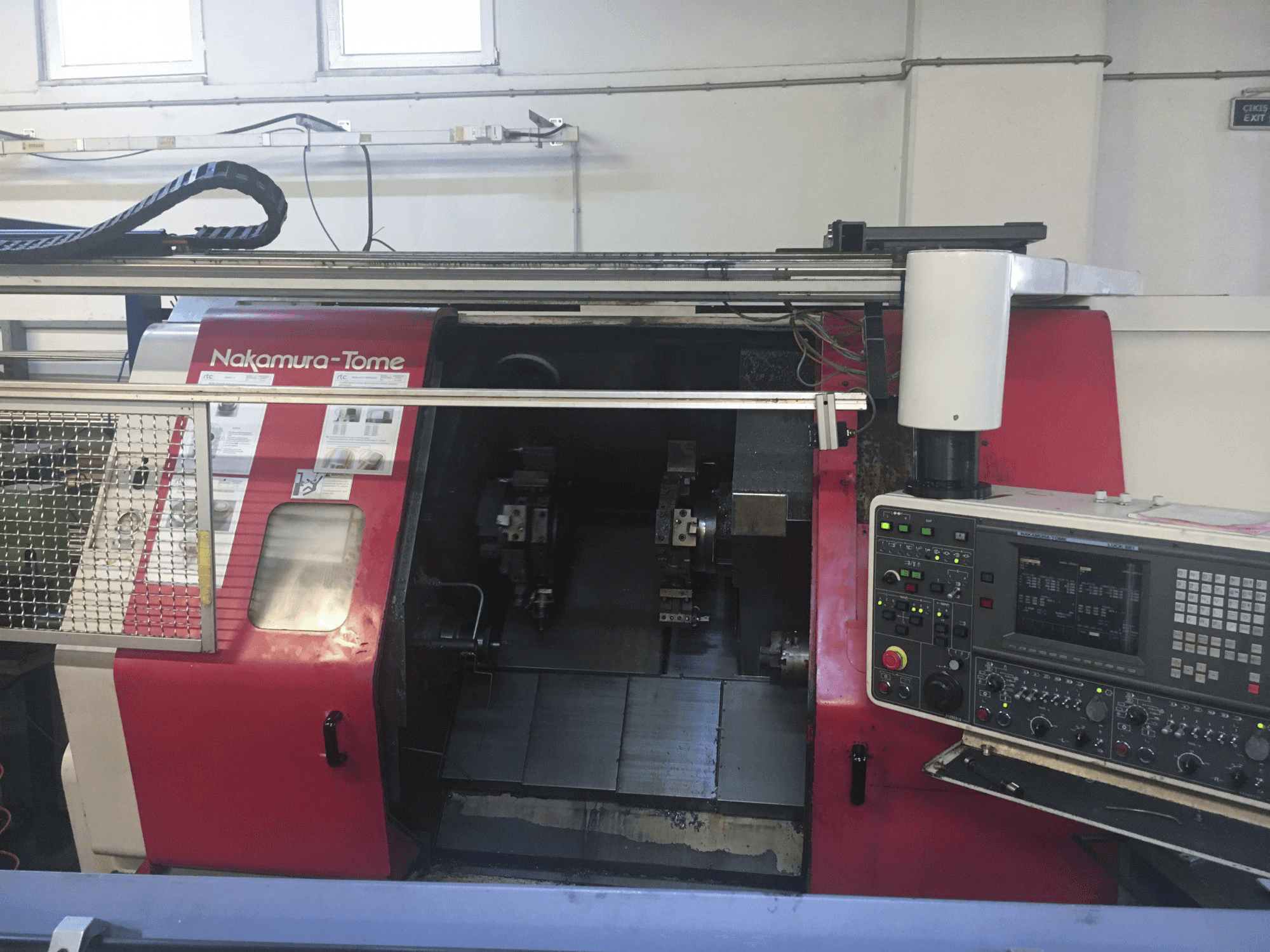 Vista Frontal da NAKAMURA-TOME TW-20 MMY máquina