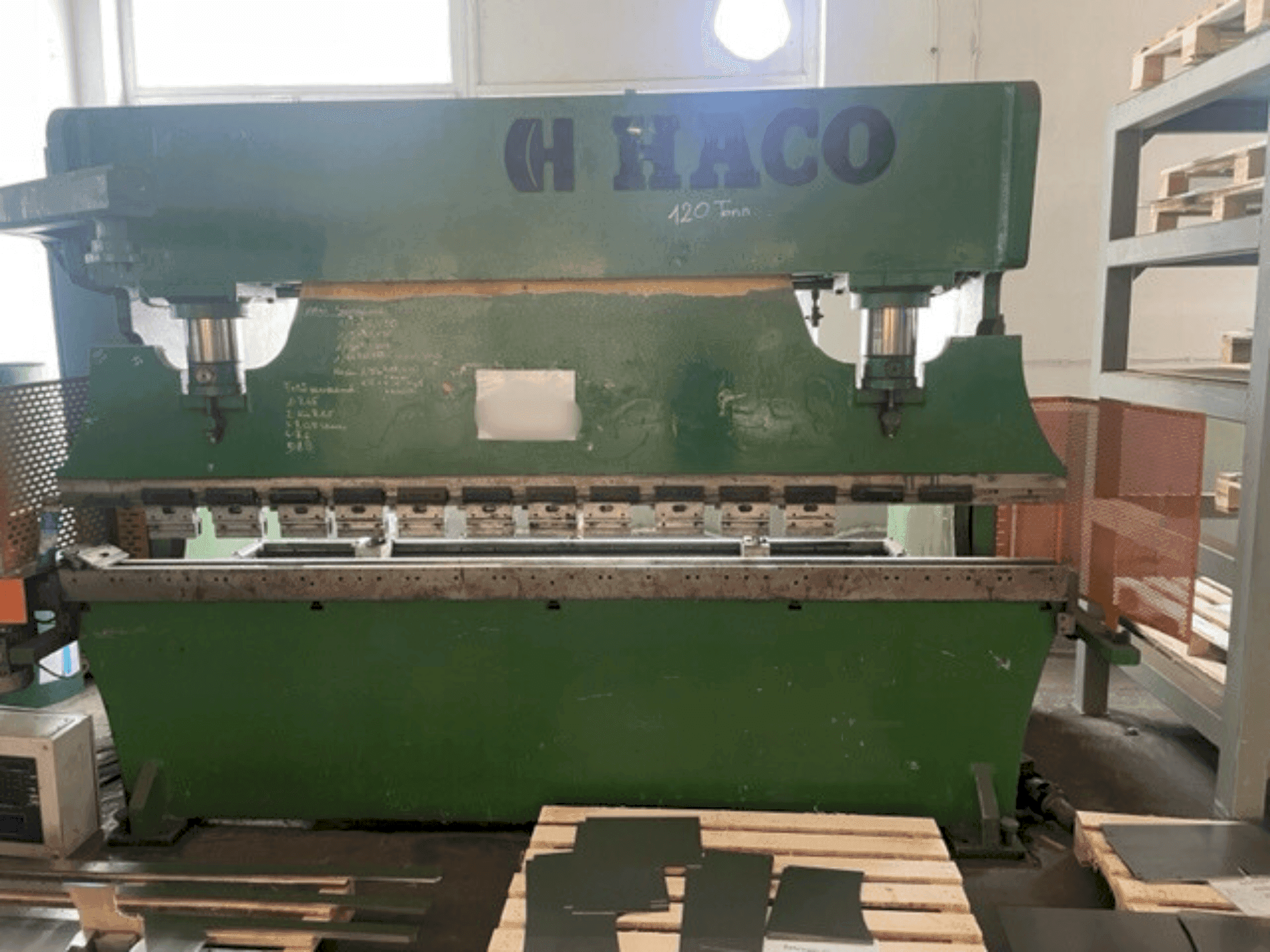 Vista Frontal da HACO PPE S30135 máquina
