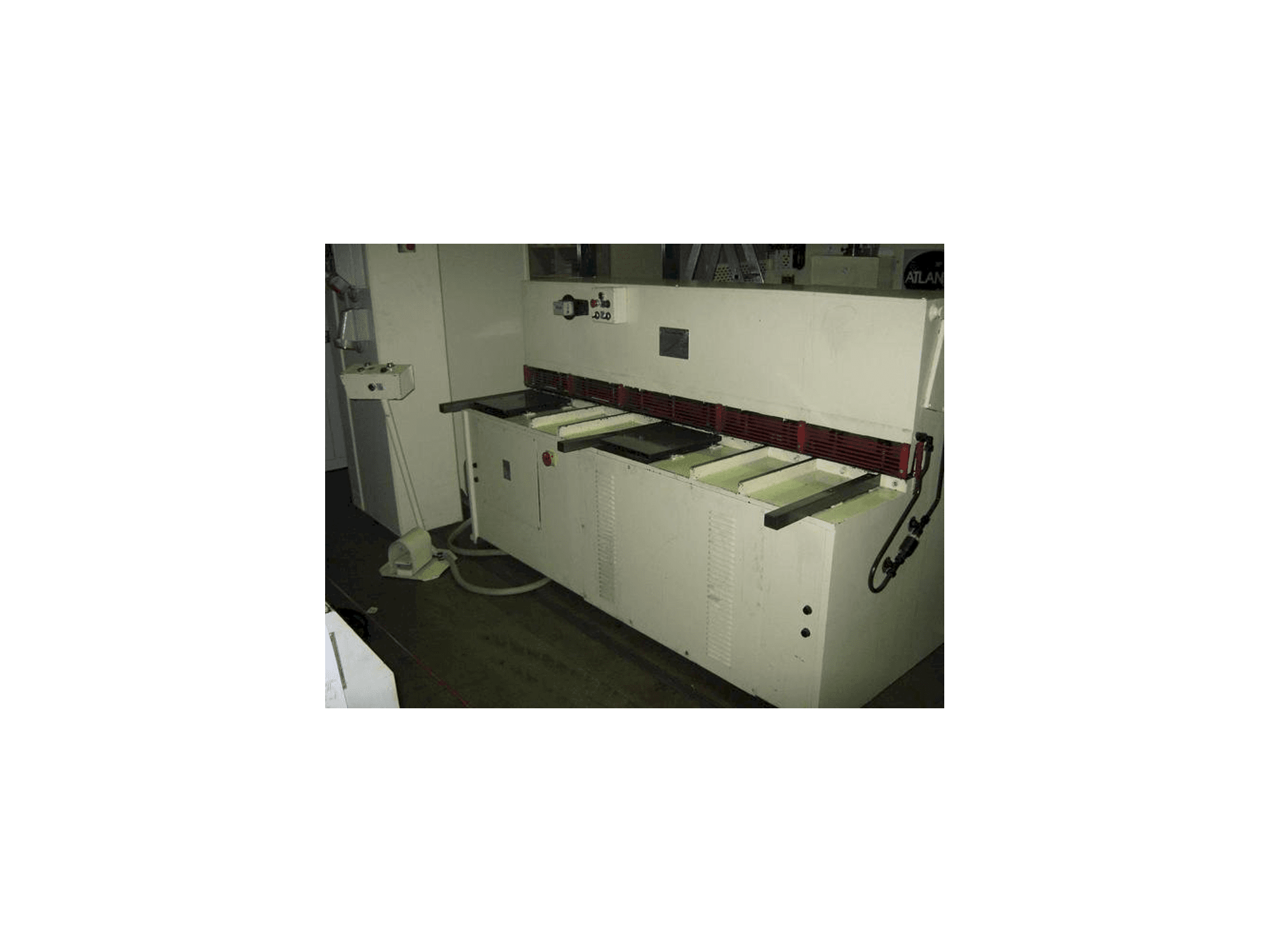 Vista Frontal da GEFI LVS-2000 máquina