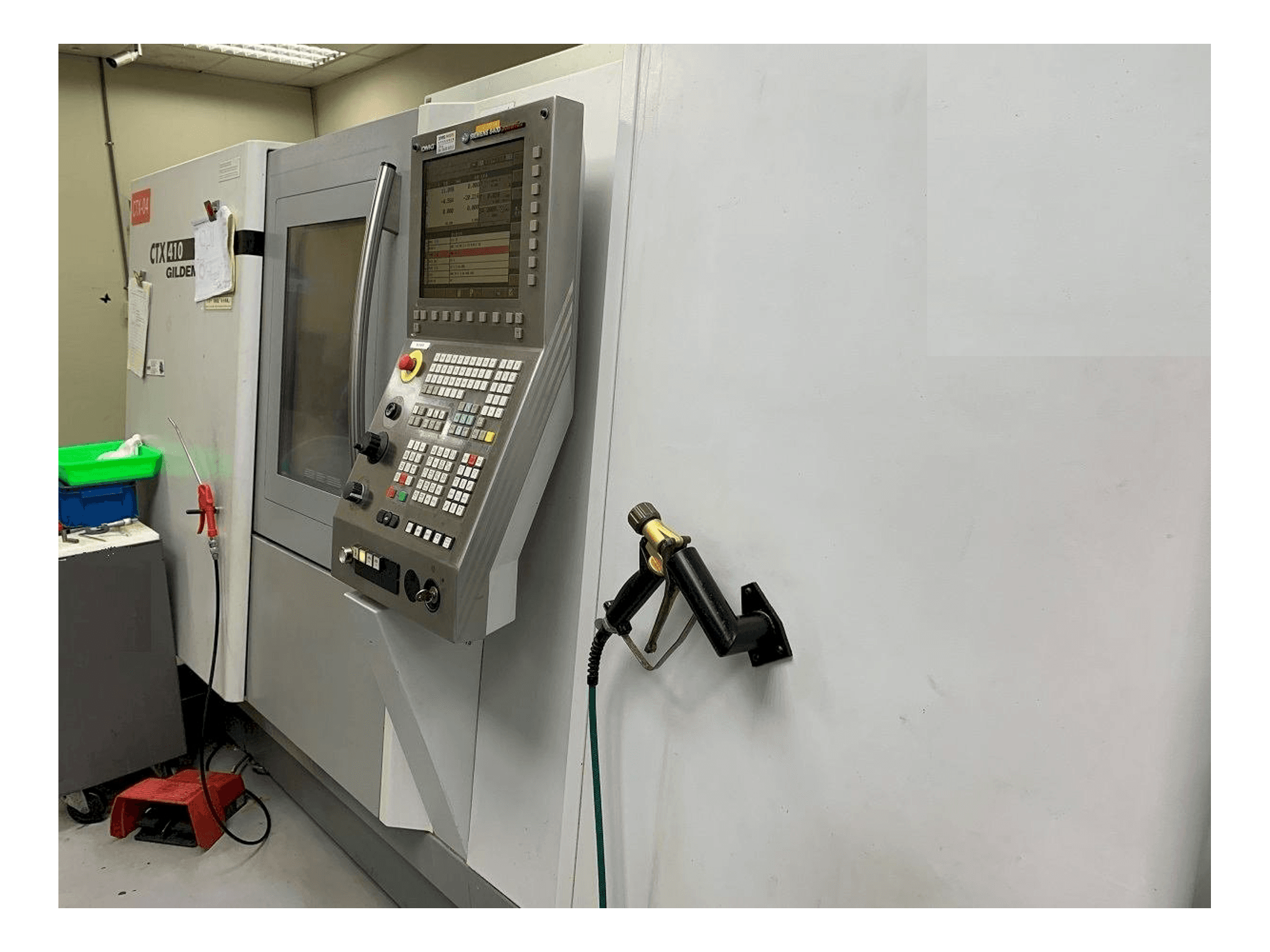 Vista Frontal da Gildemeister CTX 410V6 máquina