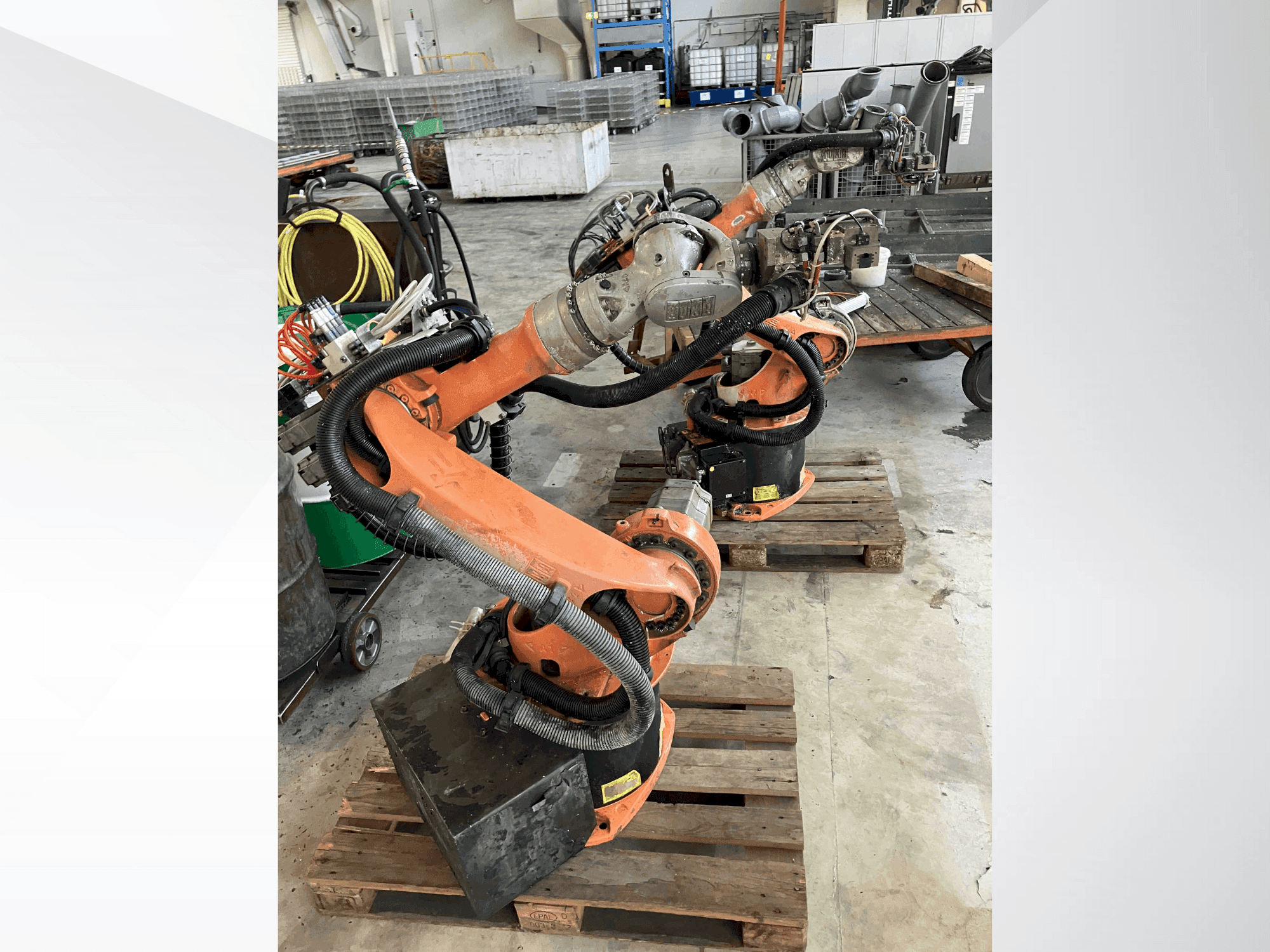 Vista Frontal da KUKA KR16 máquina
