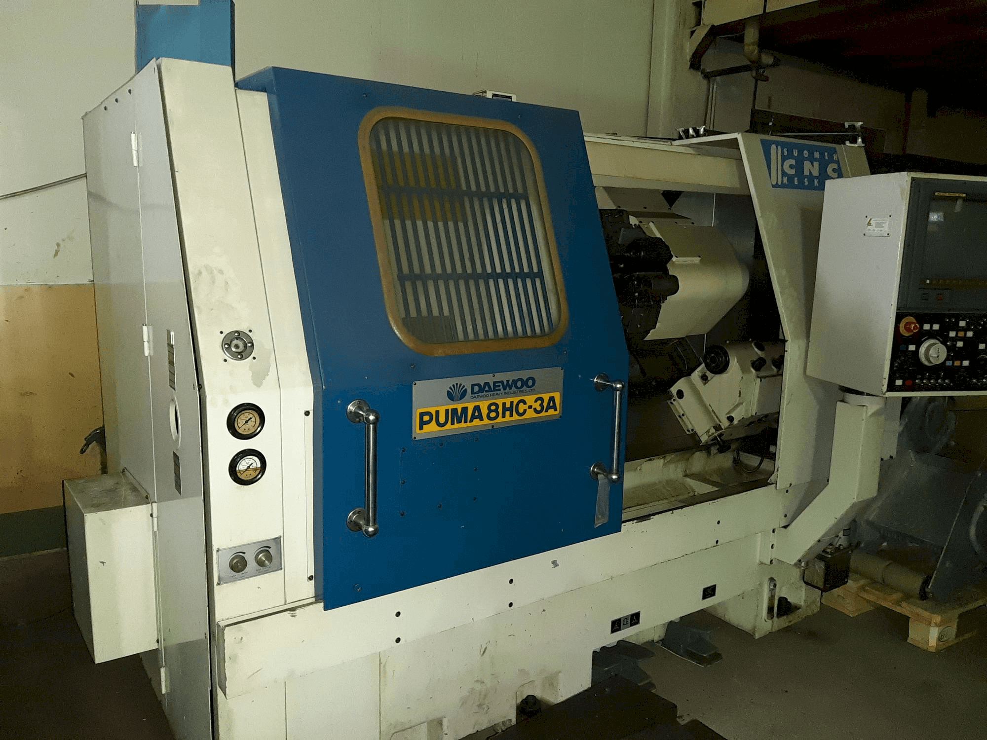 Vista Frontal da DAEWOO PUMA 8HC-3A máquina