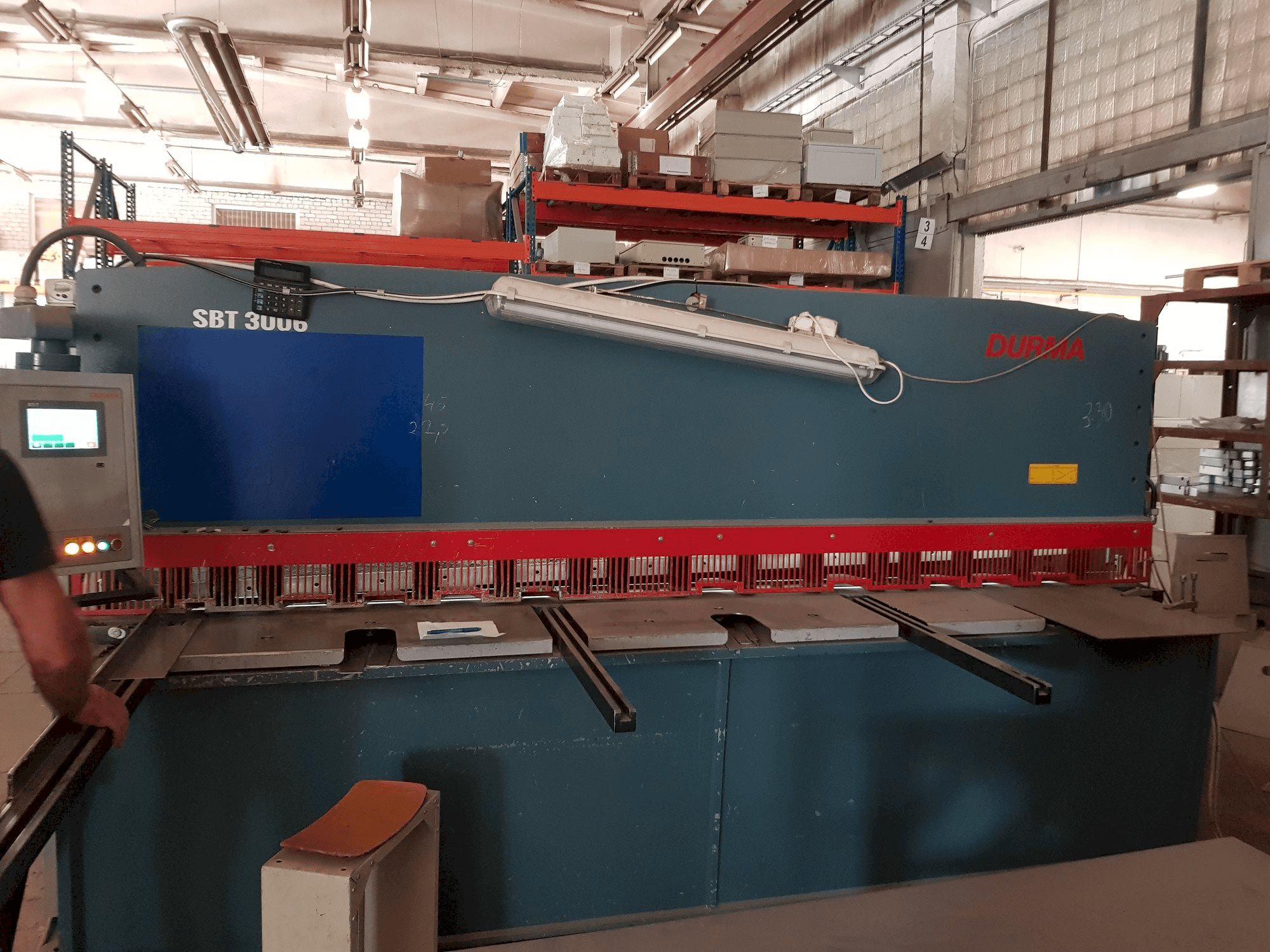 Vista Frontal da Durma SBT 3006 máquina