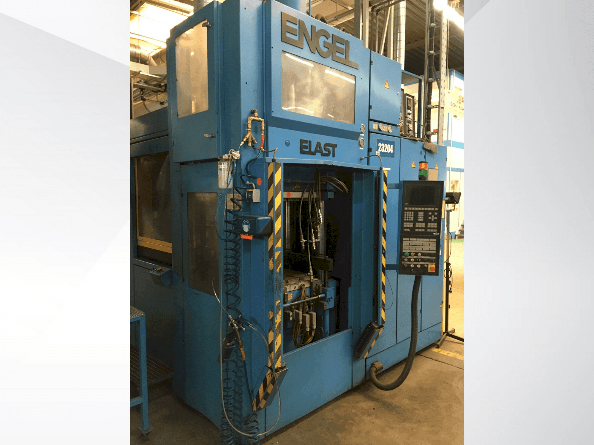 Vista Frontal da Engel Elast 1500/250V máquina