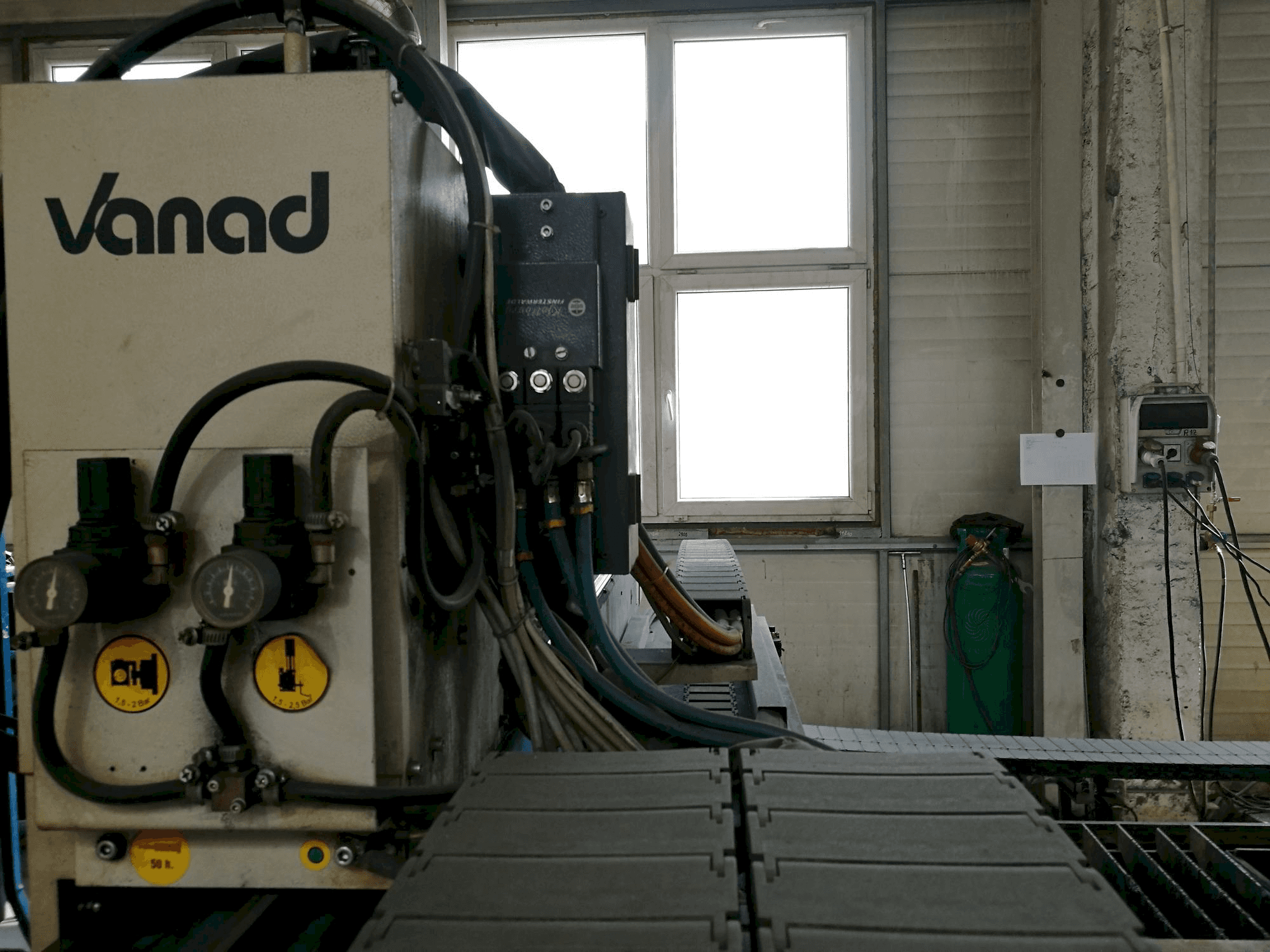 Vista Frontal da Vanad Kjellberg Proxima HiFocus 80i máquina