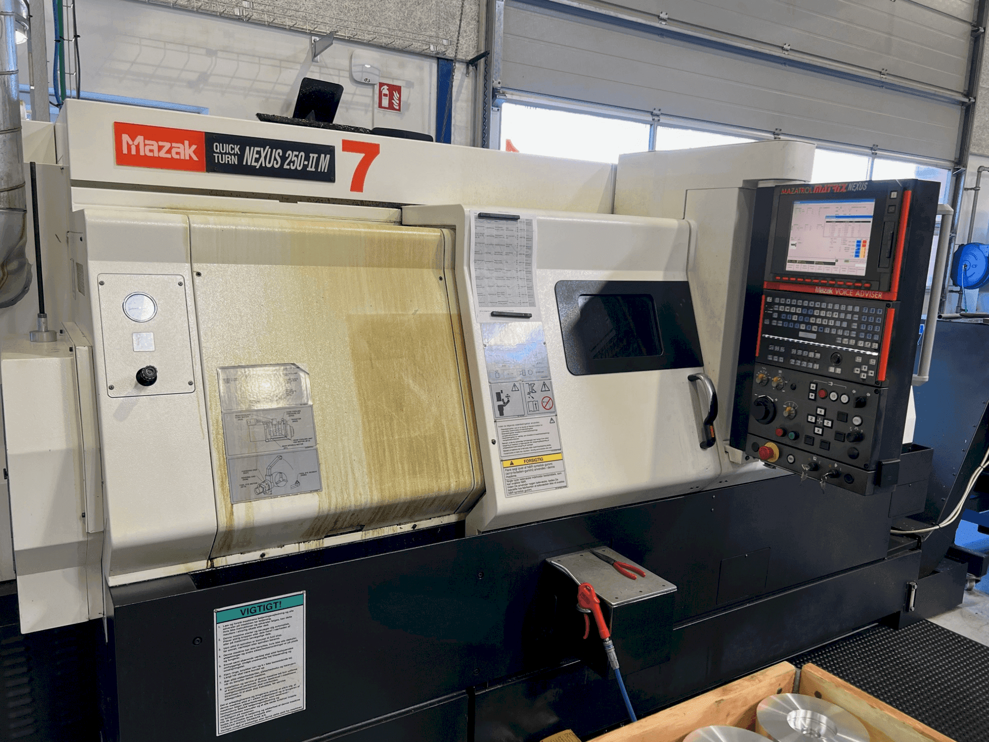 Vista Frontal da Mazak QTN 250-II M máquina