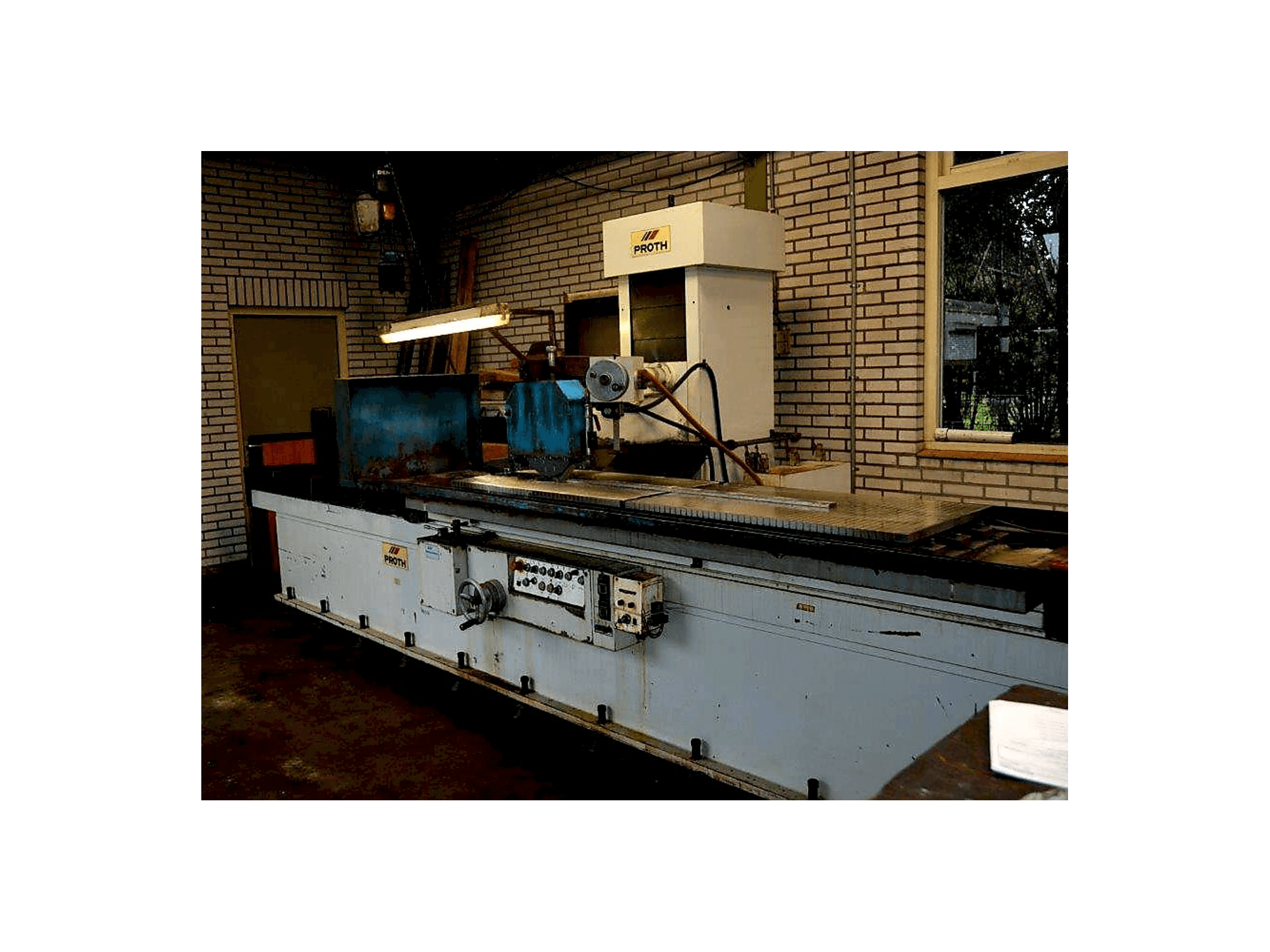 Vista Direita da Proth PSGC-60220AHR máquina