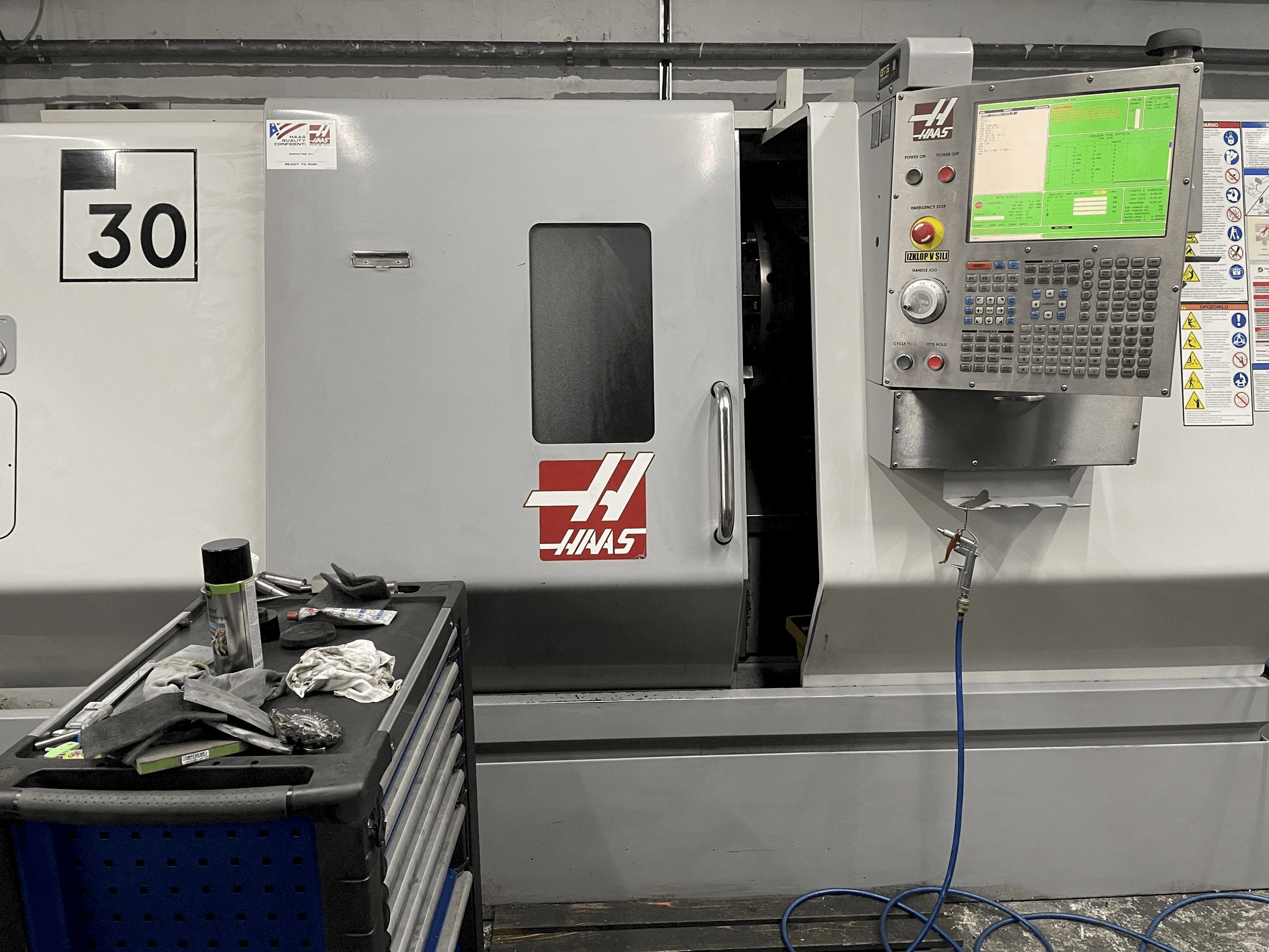 Vista Frontal da HAAS SL-30 máquina