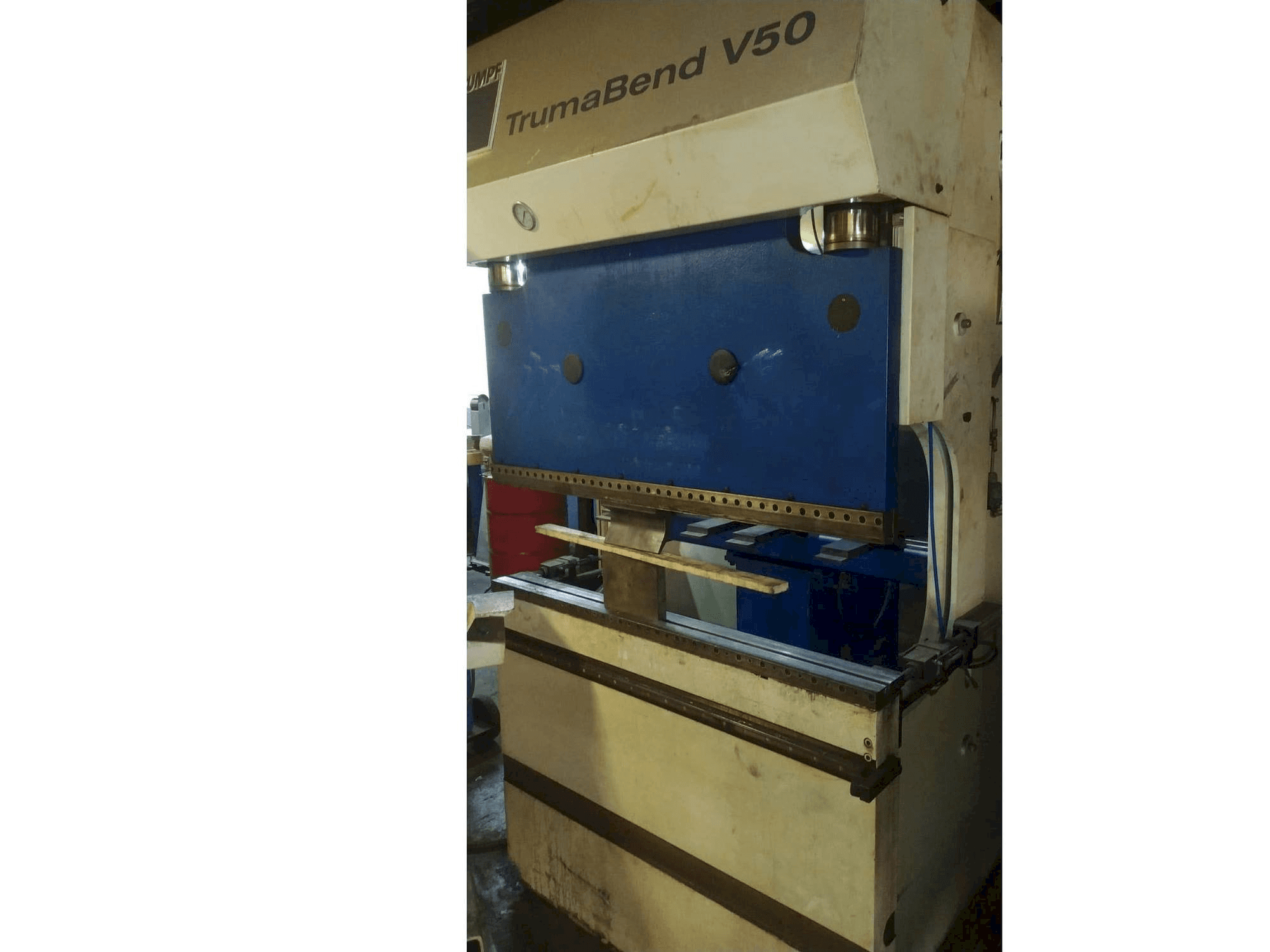 Vista Frontal da Trumpf TrumaBend V50 máquina