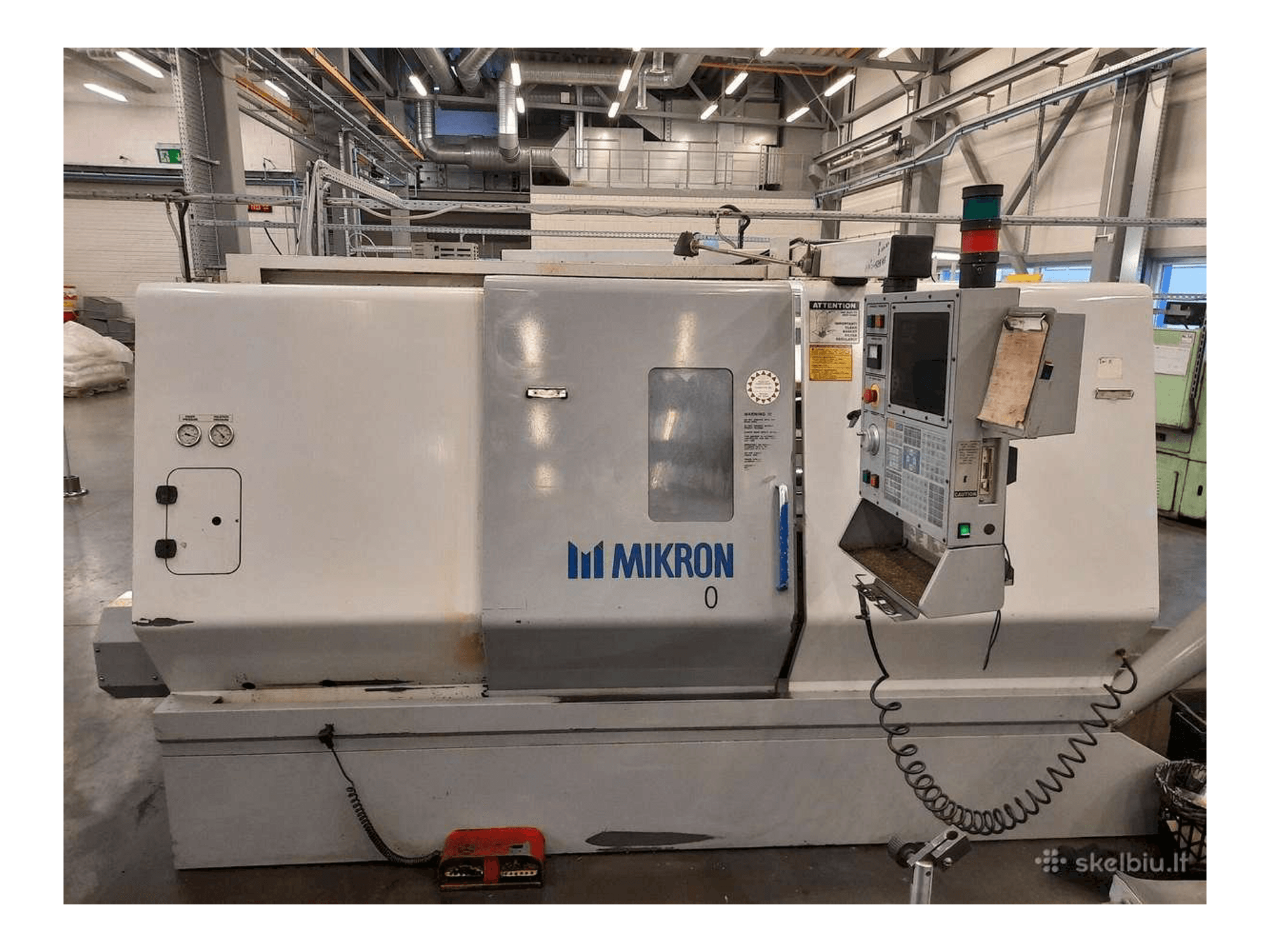 Vista Frontal da MIKRON-HAAS LCE860T máquina