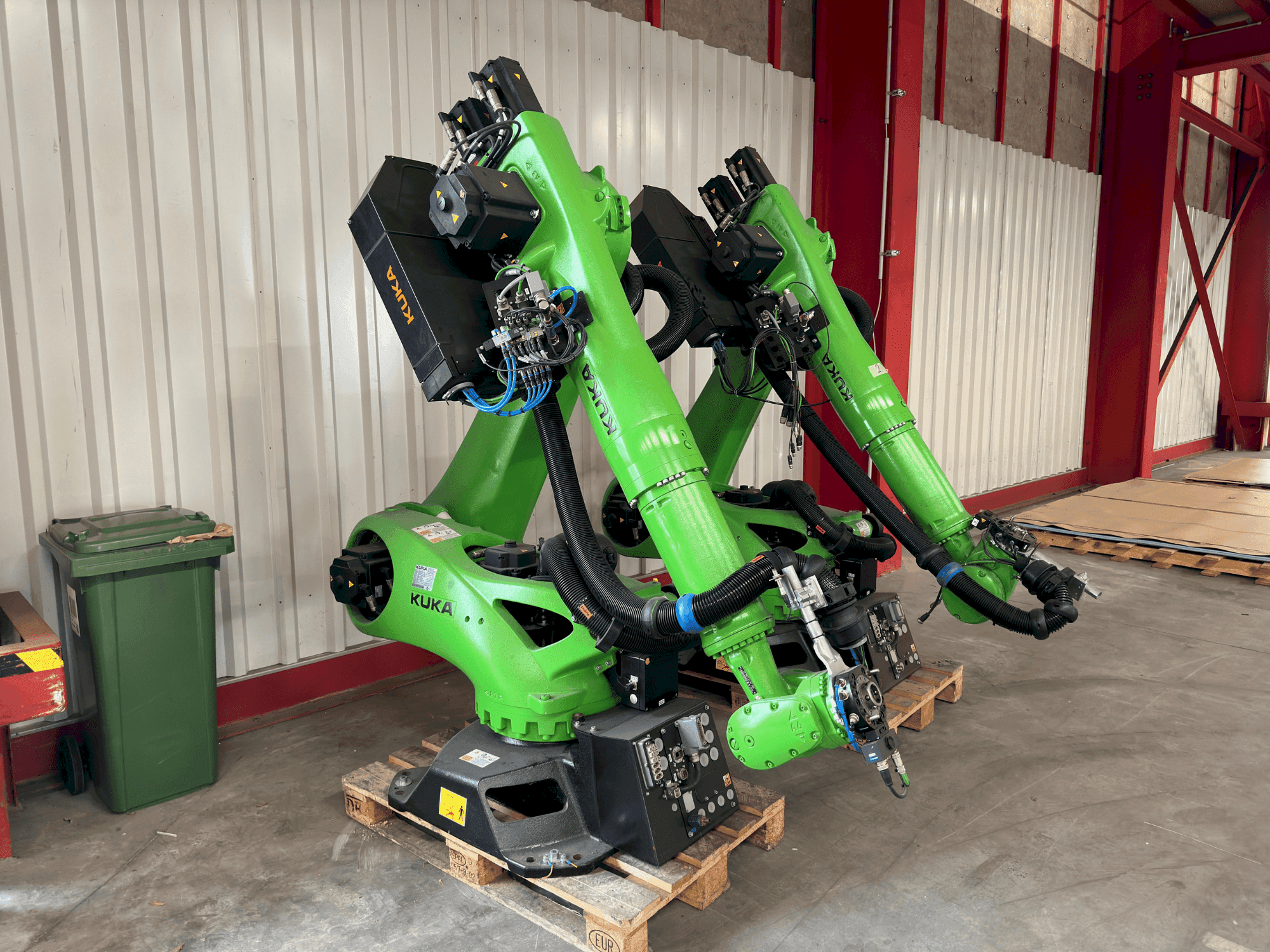 Vista Frontal da KUKA KR 90 R3700 prime K máquina