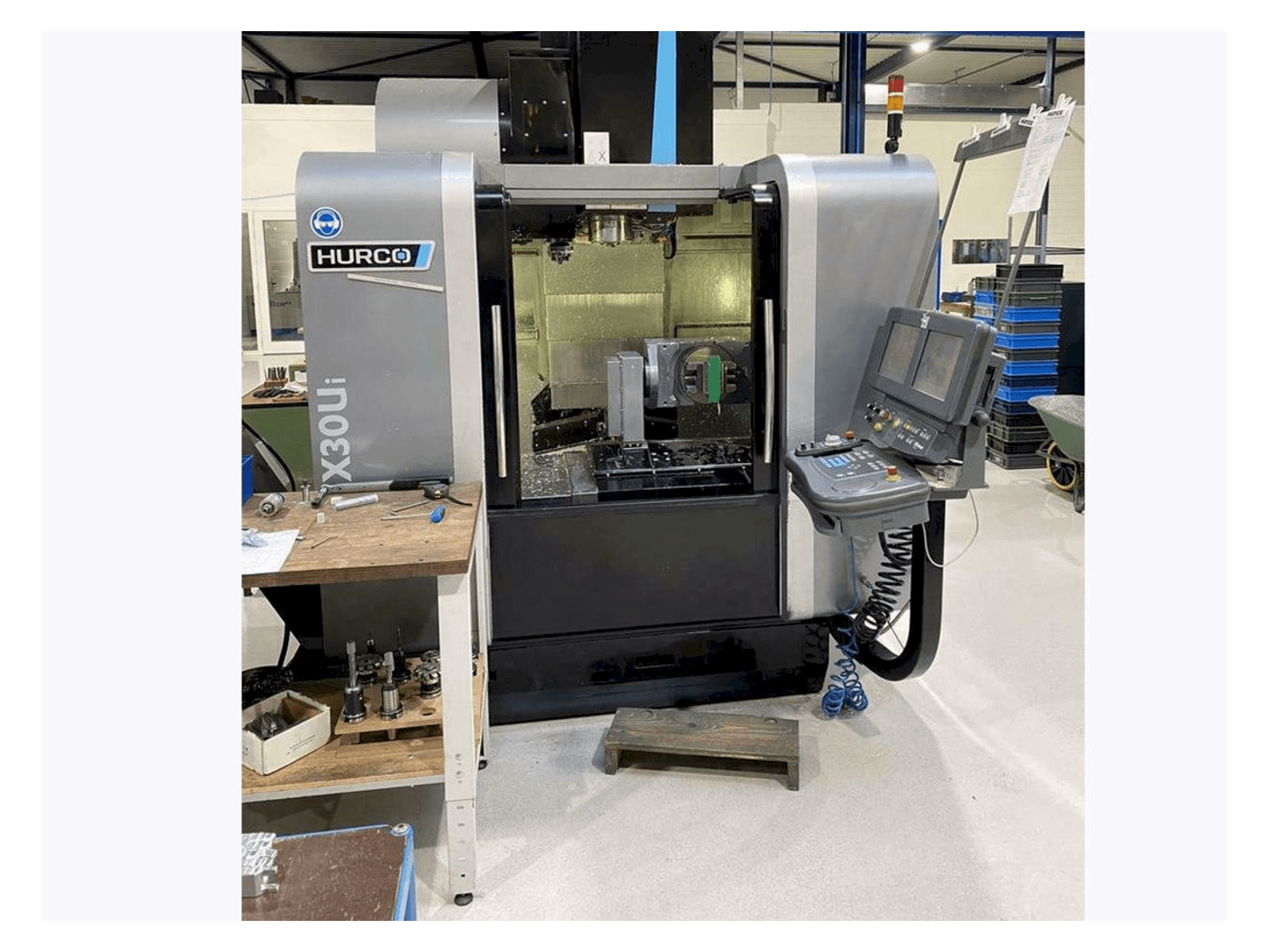 Vista Frontal da Hurco VMX30 Ui máquina