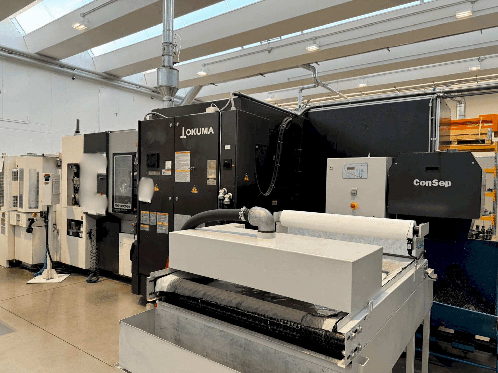 Vista Frontal da Okuma MA-400HA máquina