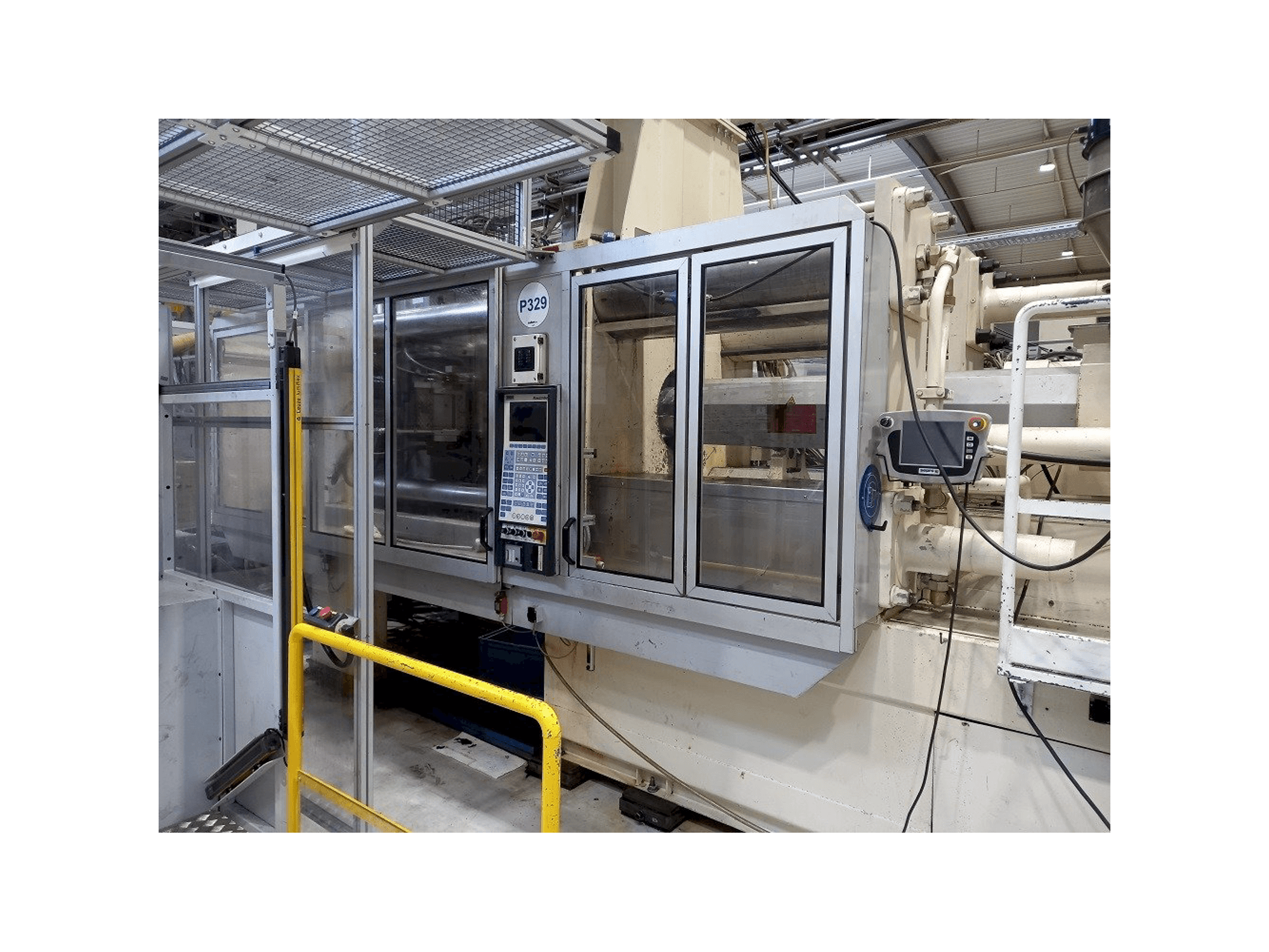 Vista Frontal da Krauss Maffei 500 H 3500 C1 máquina